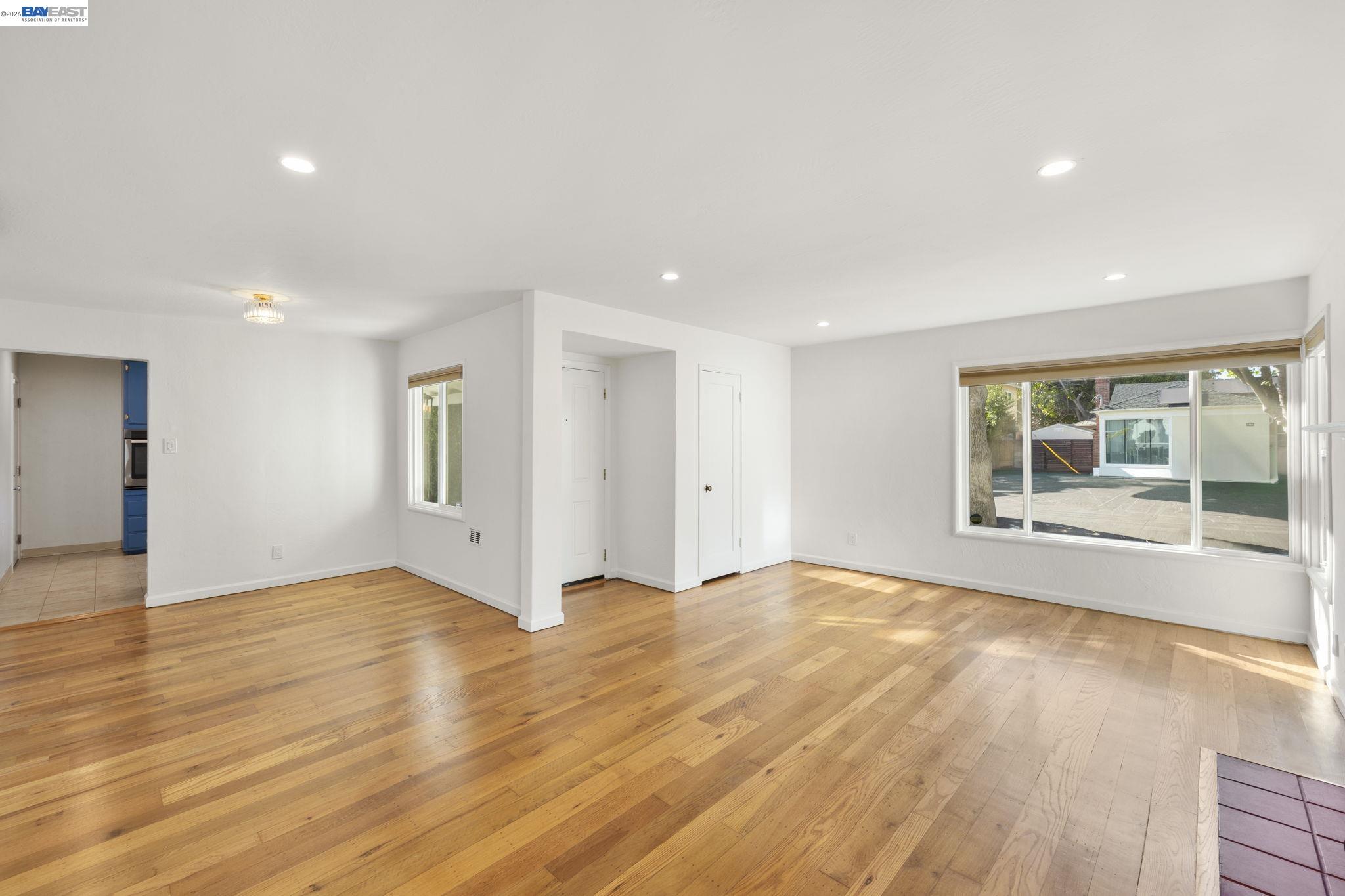 Detail Gallery Image 8 of 34 For 1726 137th Ave, San Leandro,  CA 94578 - 2 Beds | 1 Baths