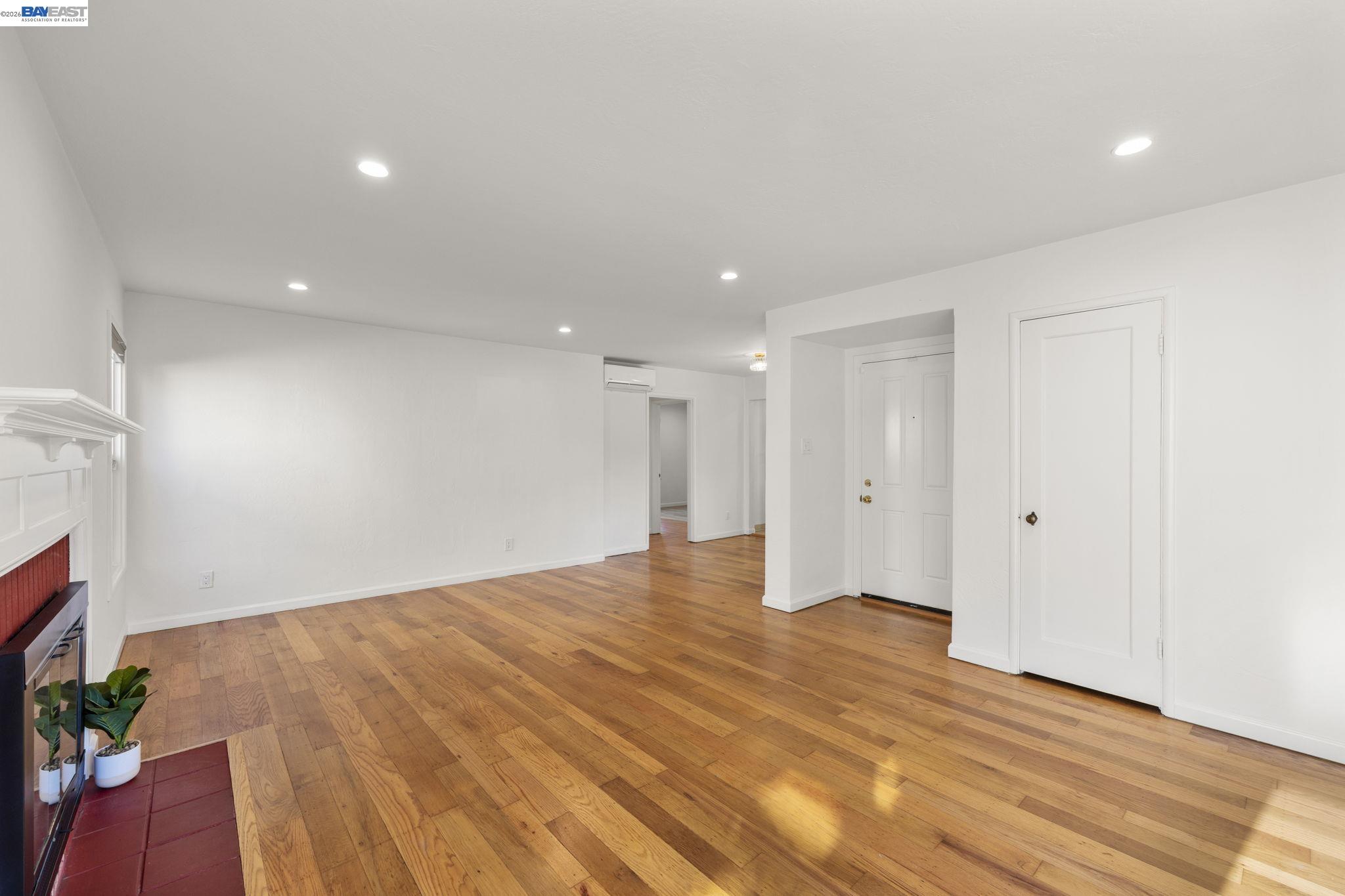 Detail Gallery Image 9 of 34 For 1726 137th Ave, San Leandro,  CA 94578 - 2 Beds | 1 Baths