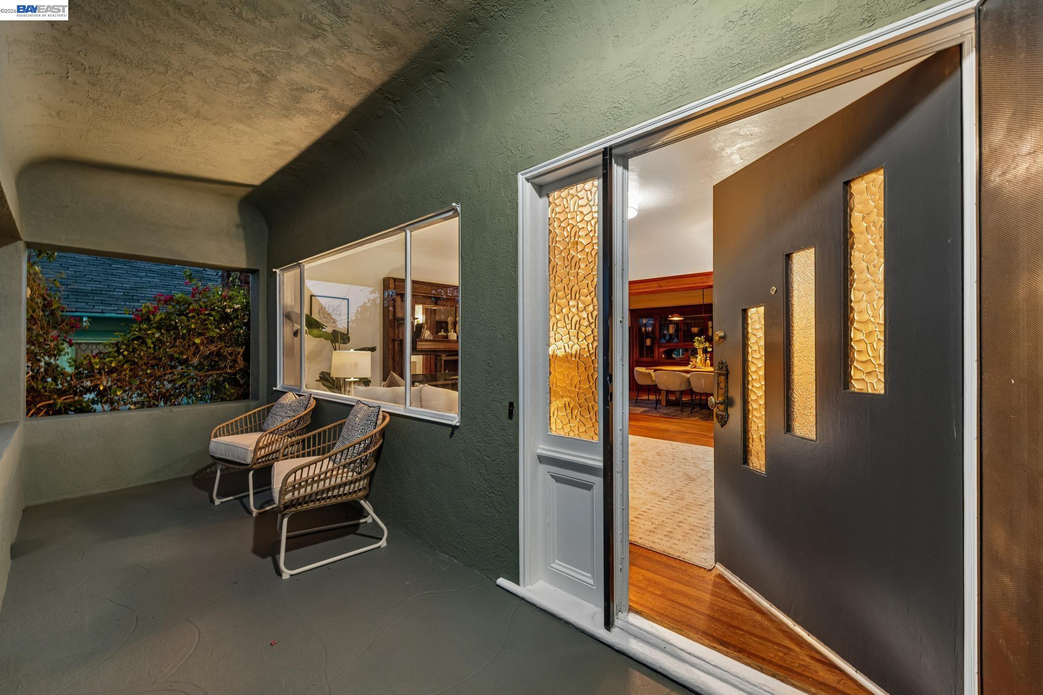 Detail Gallery Image 11 of 58 For 2063 Rosedale Ave, Oakland,  CA 94601 - – Beds | – Baths