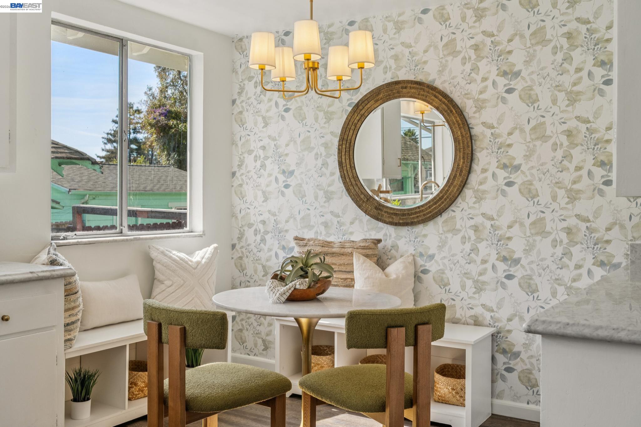 Detail Gallery Image 4 of 58 For 2063 Rosedale Ave, Oakland,  CA 94601 - – Beds | – Baths