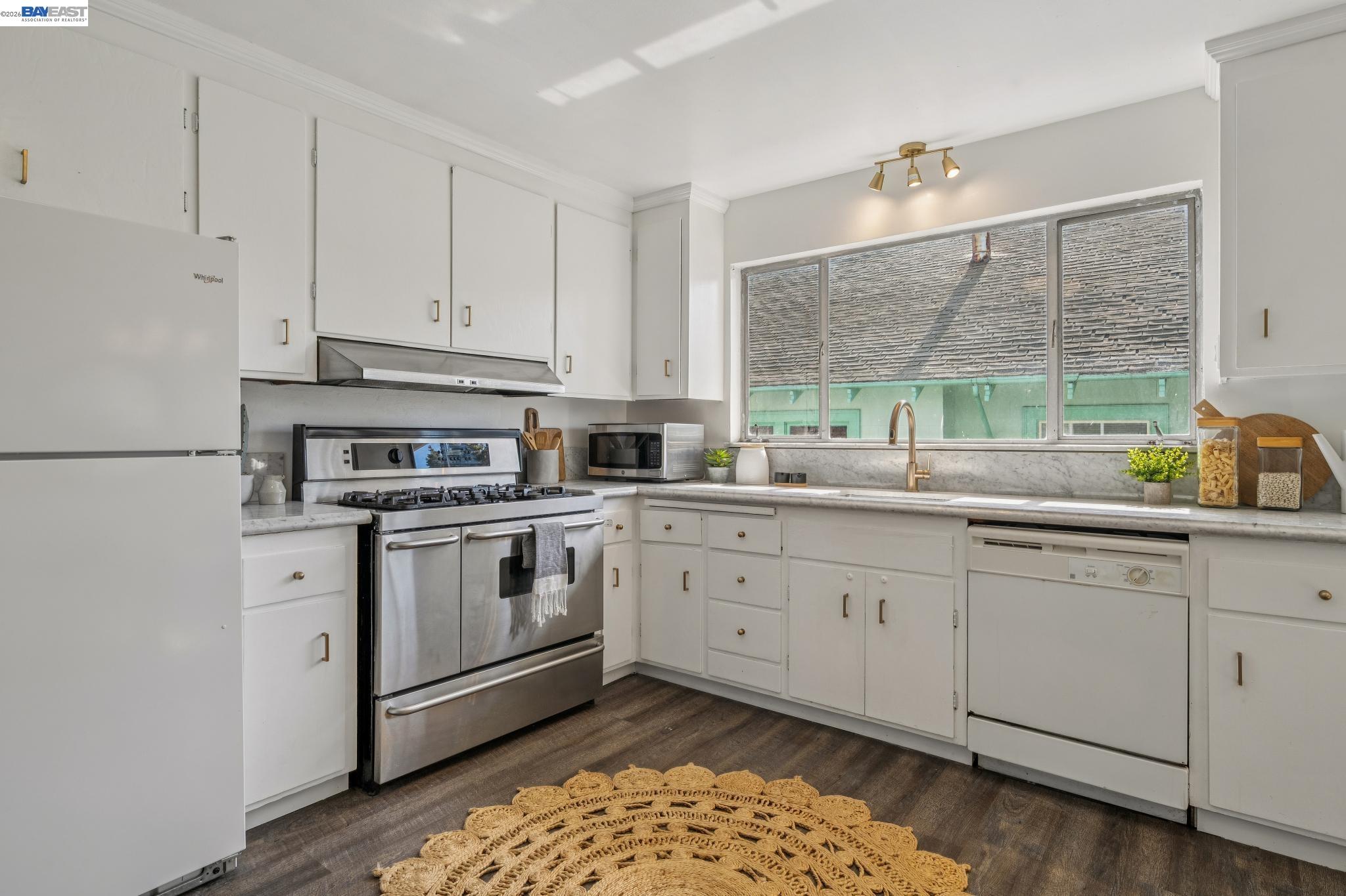 Detail Gallery Image 33 of 58 For 2063 Rosedale Ave, Oakland,  CA 94601 - – Beds | – Baths