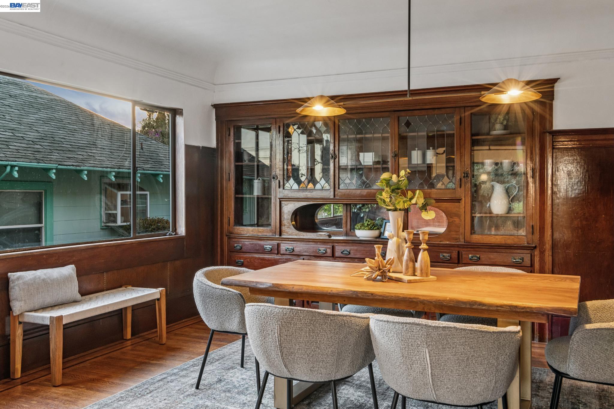 Detail Gallery Image 6 of 58 For 2063 Rosedale Ave, Oakland,  CA 94601 - – Beds | – Baths