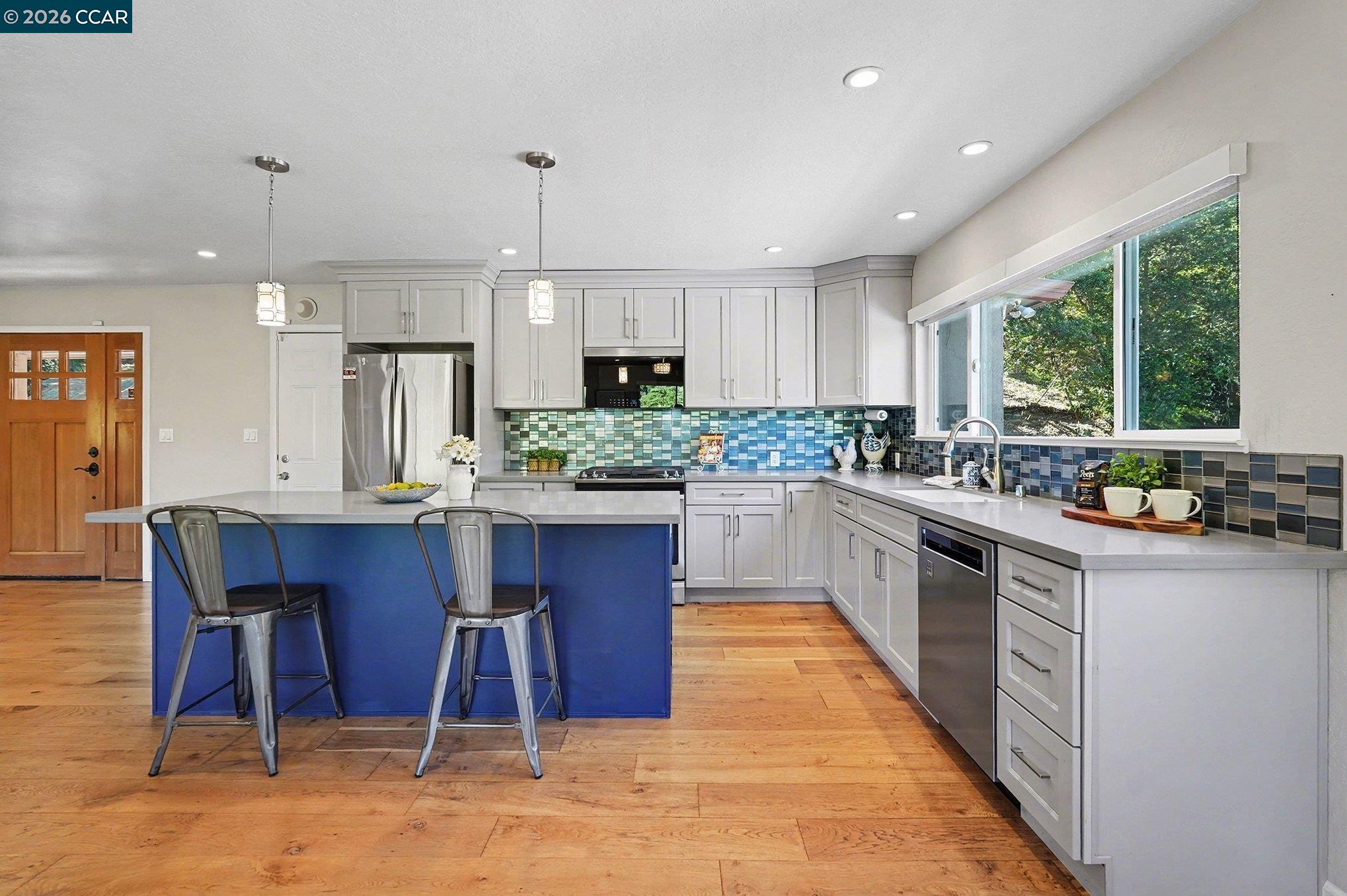 Detail Gallery Image 12 of 47 For 5745 Alhambra Valley Rd, Martinez,  CA 94553 - 3 Beds | 2/1 Baths