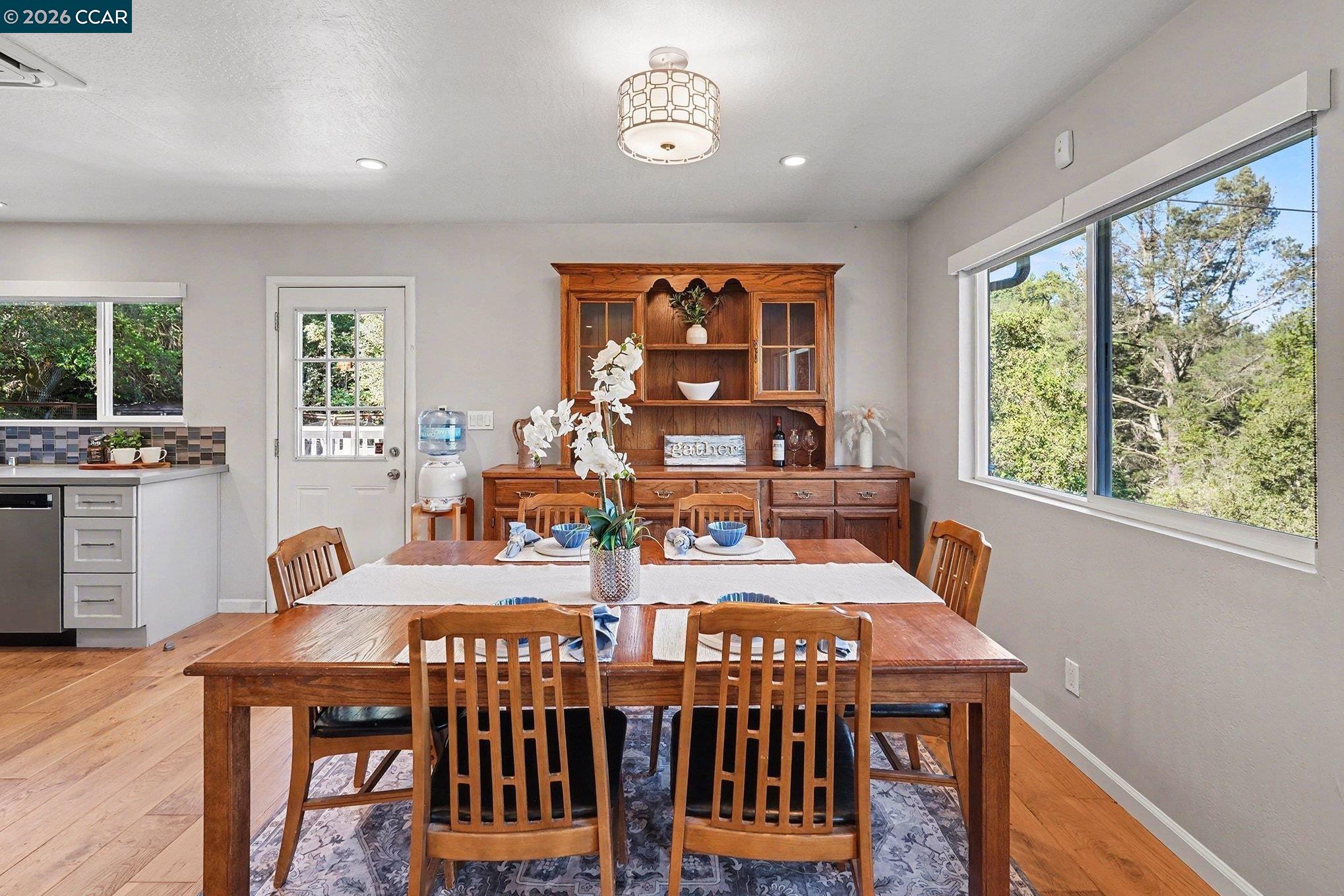 Detail Gallery Image 15 of 47 For 5745 Alhambra Valley Rd, Martinez,  CA 94553 - 3 Beds | 2/1 Baths