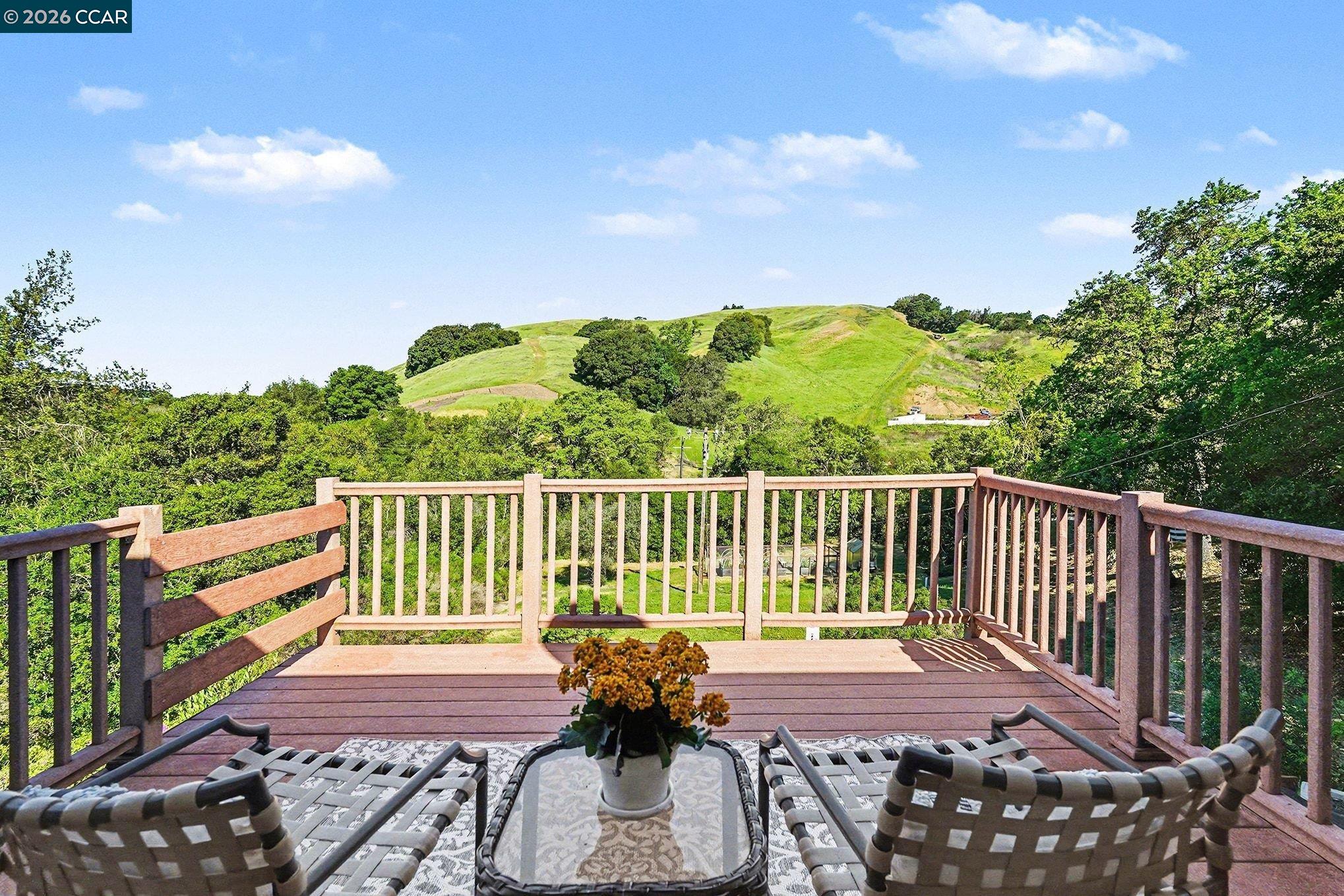 Detail Gallery Image 18 of 47 For 5745 Alhambra Valley Rd, Martinez,  CA 94553 - 3 Beds | 2/1 Baths