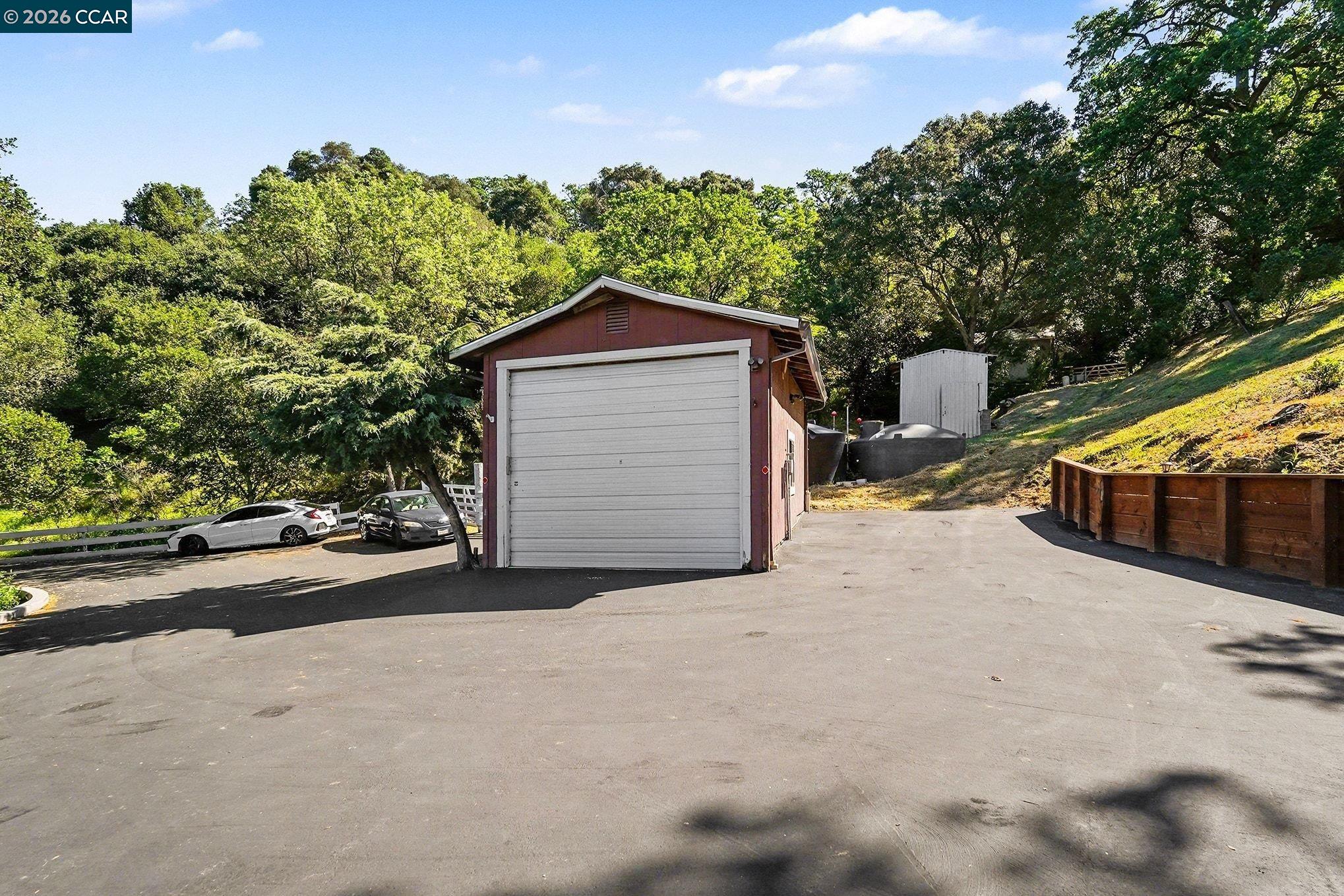 Detail Gallery Image 5 of 47 For 5745 Alhambra Valley Rd, Martinez,  CA 94553 - 3 Beds | 2/1 Baths