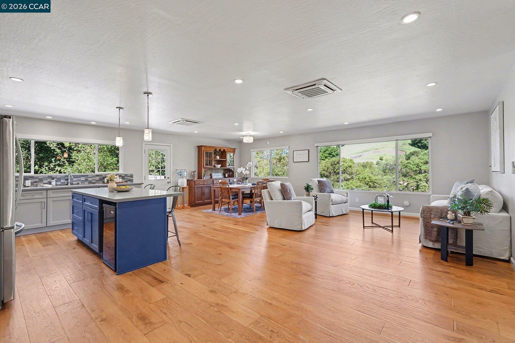 Detail Gallery Image 6 of 47 For 5745 Alhambra Valley Rd, Martinez,  CA 94553 - 3 Beds | 2/1 Baths