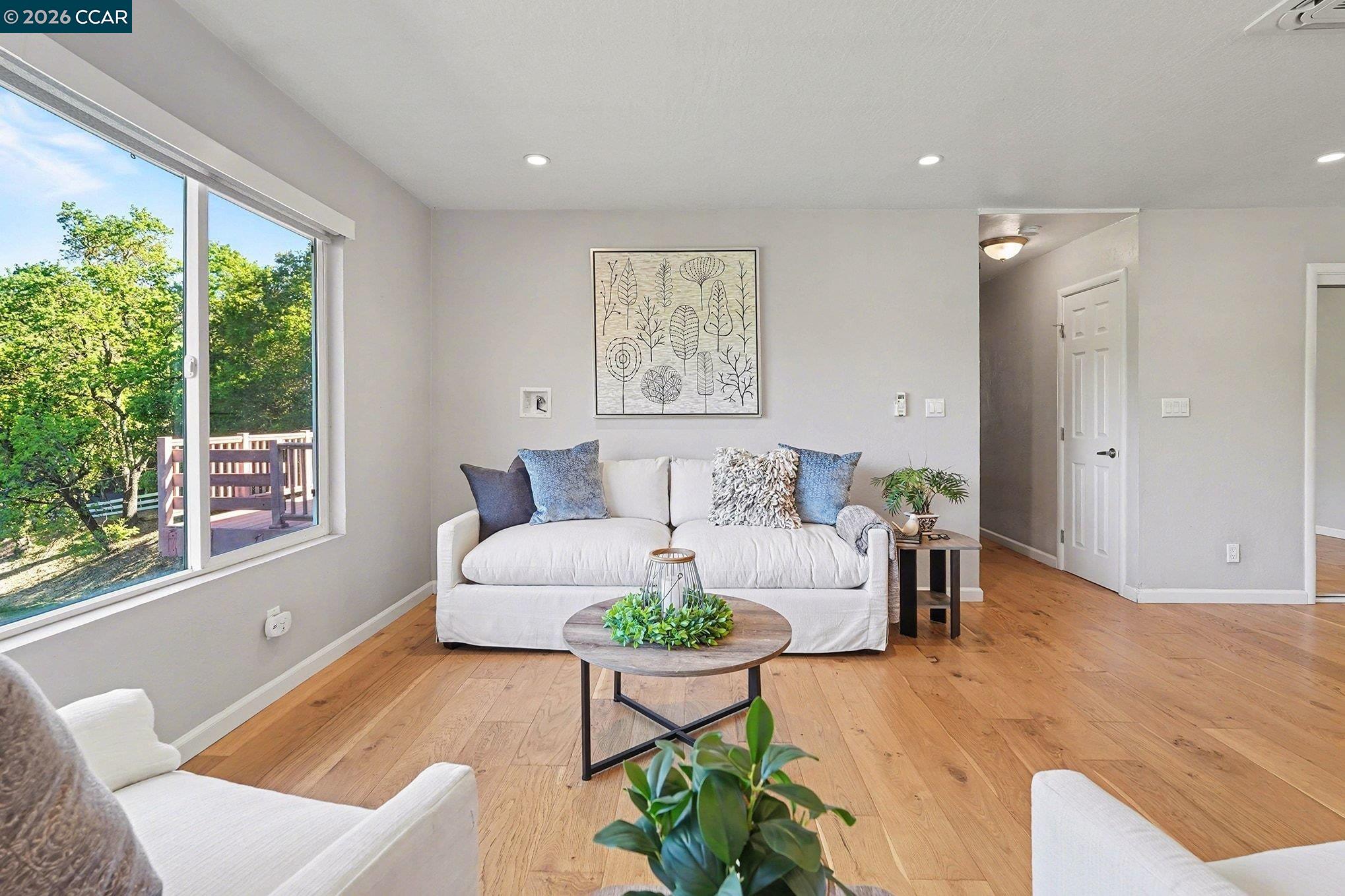 Detail Gallery Image 9 of 47 For 5745 Alhambra Valley Rd, Martinez,  CA 94553 - 3 Beds | 2/1 Baths