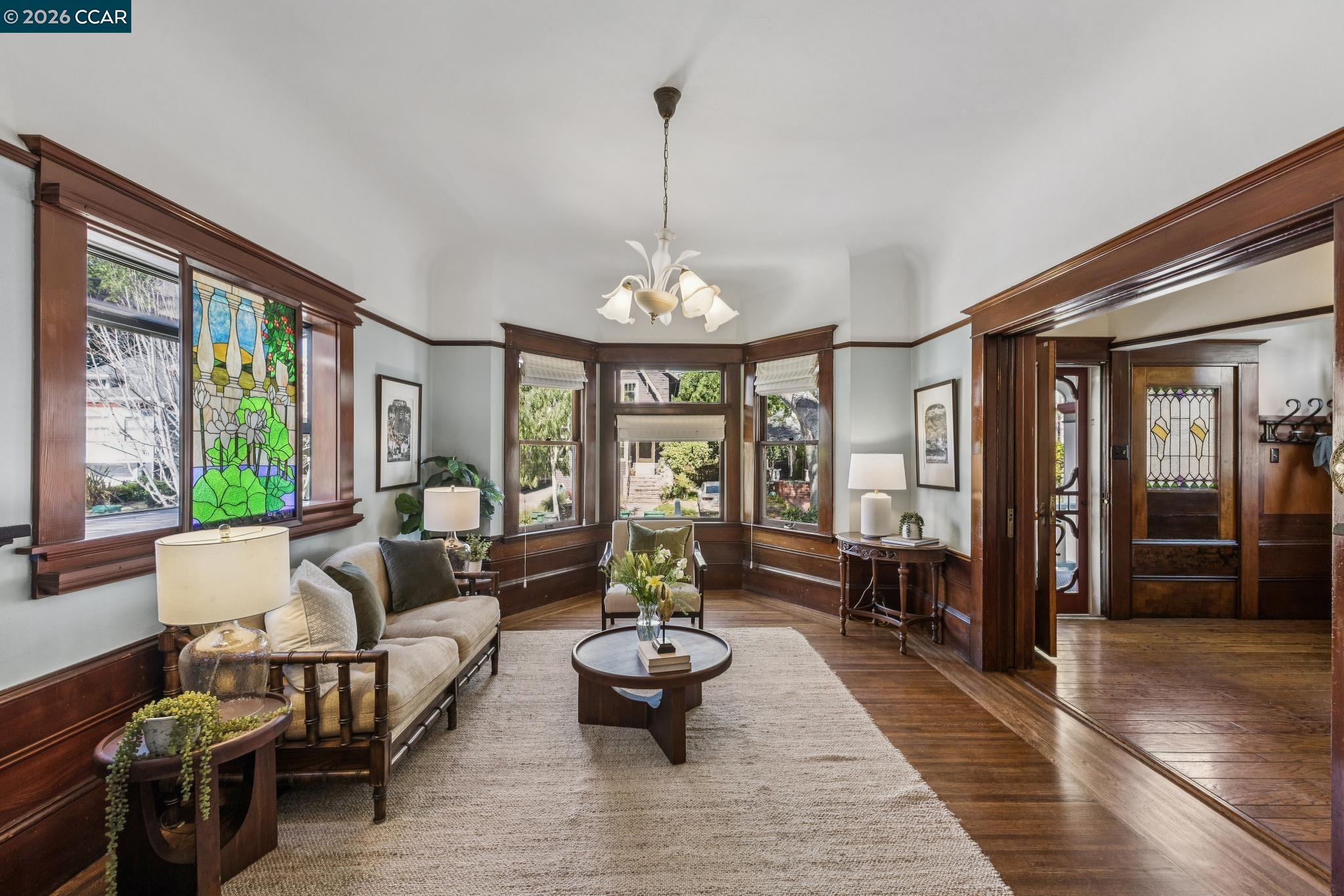 Detail Gallery Image 11 of 60 For 1324 Grove St, Alameda,  CA 94501 - 4 Beds | 2 Baths