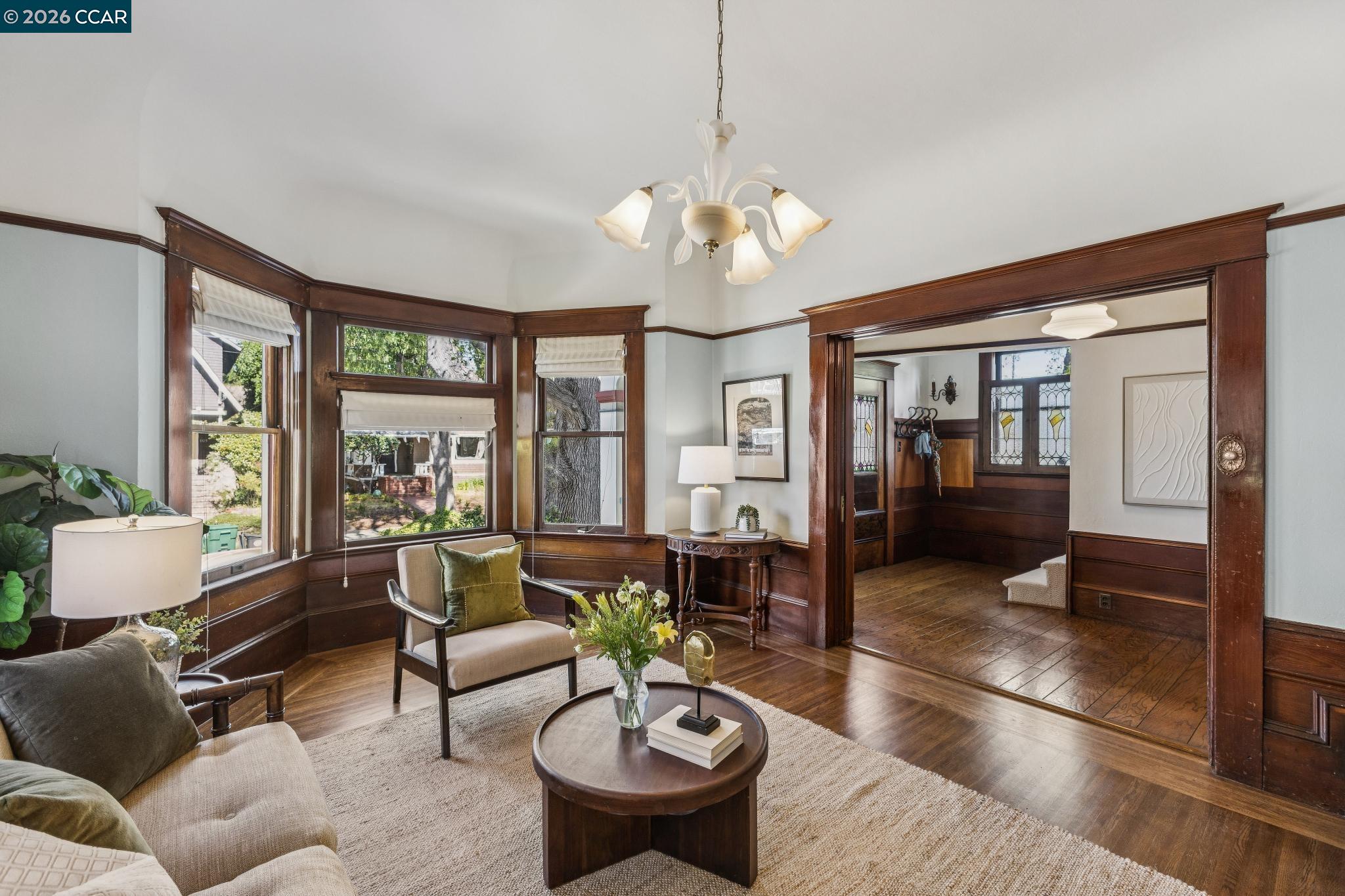 Detail Gallery Image 12 of 60 For 1324 Grove St, Alameda,  CA 94501 - 4 Beds | 2 Baths