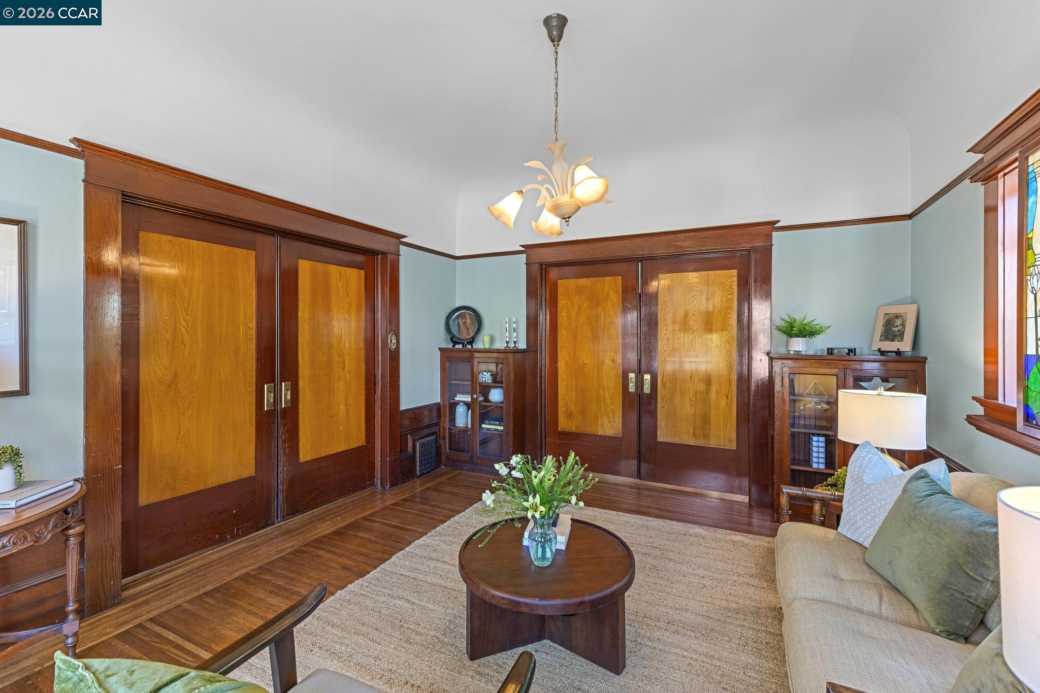 Detail Gallery Image 14 of 60 For 1324 Grove St, Alameda,  CA 94501 - 4 Beds | 2 Baths