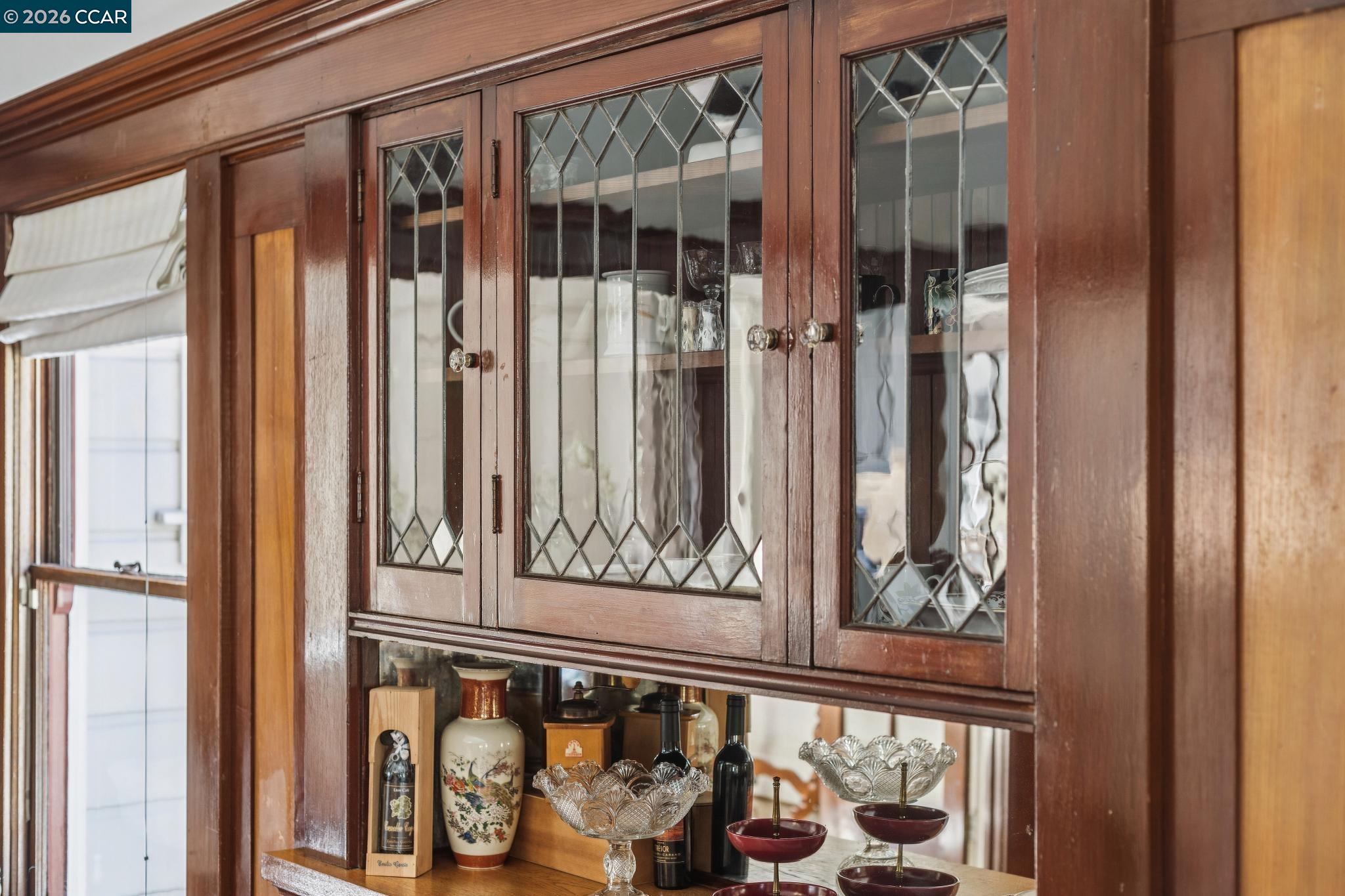 Detail Gallery Image 17 of 60 For 1324 Grove St, Alameda,  CA 94501 - 4 Beds | 2 Baths