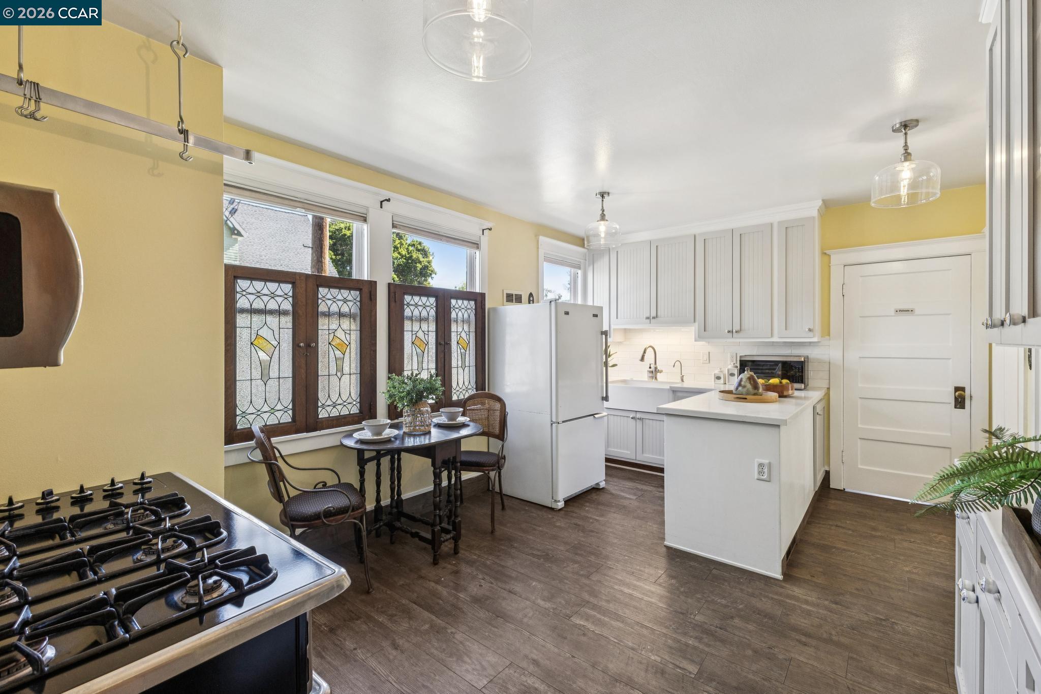 Detail Gallery Image 23 of 60 For 1324 Grove St, Alameda,  CA 94501 - 4 Beds | 2 Baths