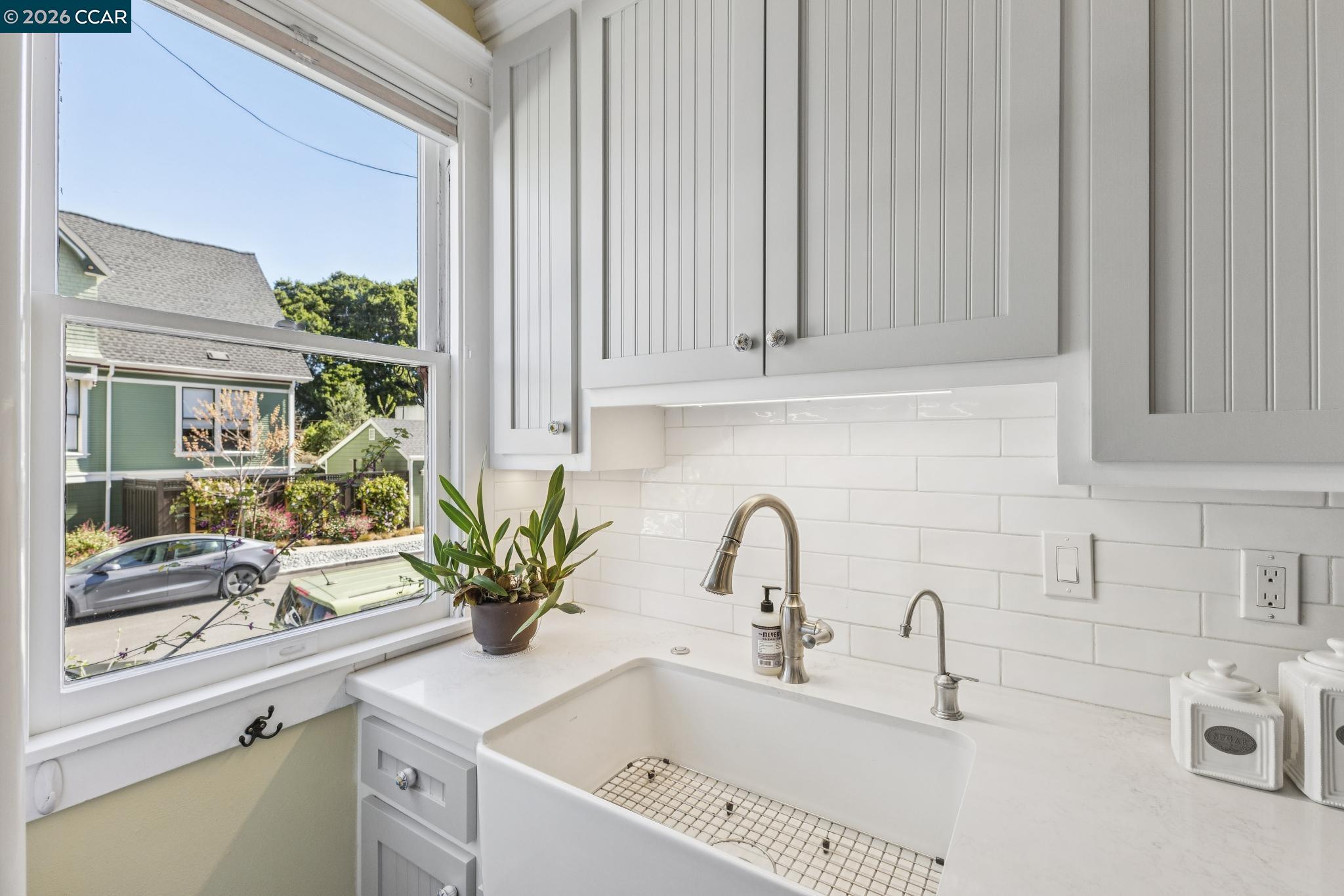 Detail Gallery Image 27 of 60 For 1324 Grove St, Alameda,  CA 94501 - 4 Beds | 2 Baths