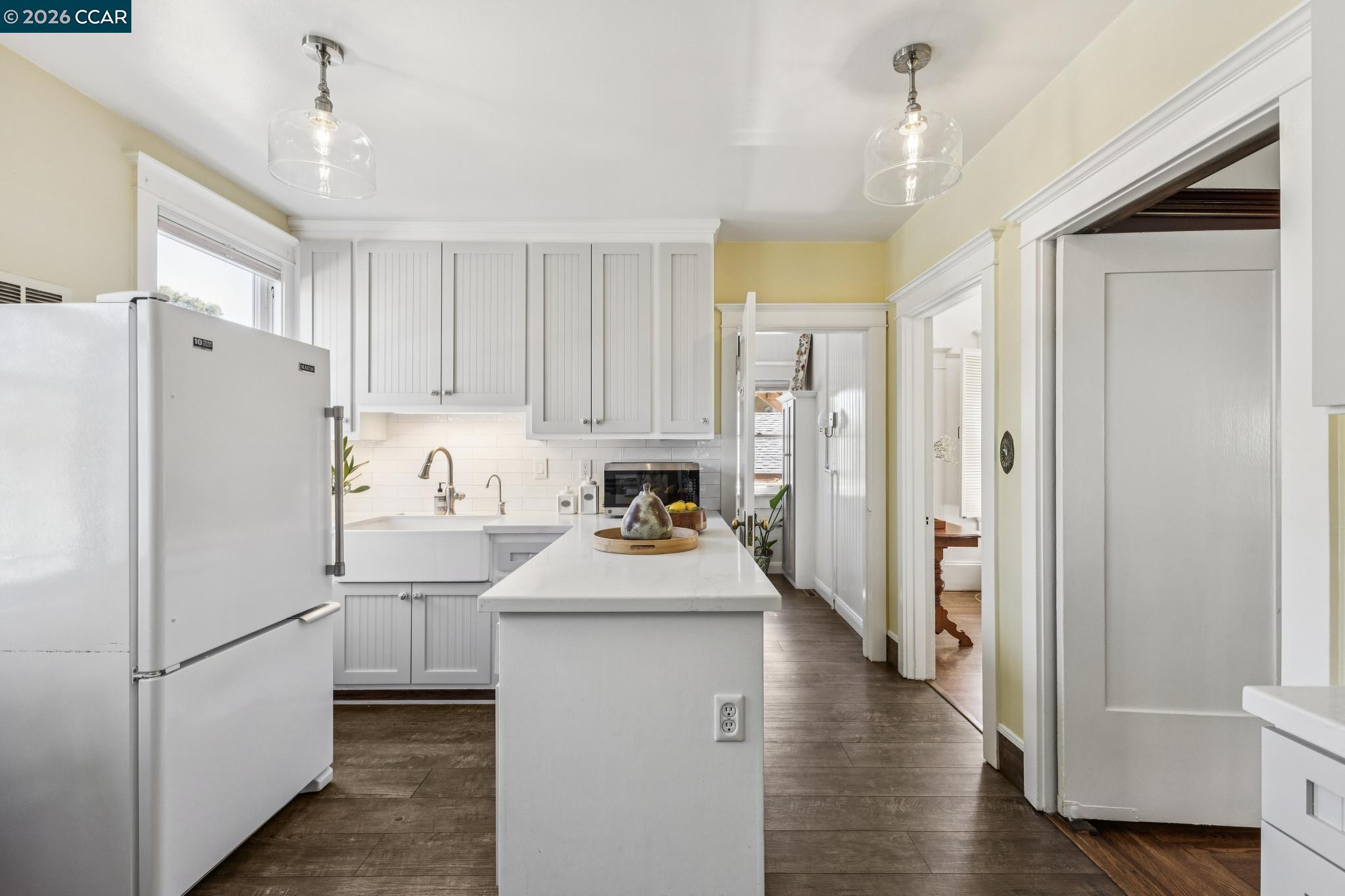 Detail Gallery Image 29 of 60 For 1324 Grove St, Alameda,  CA 94501 - 4 Beds | 2 Baths