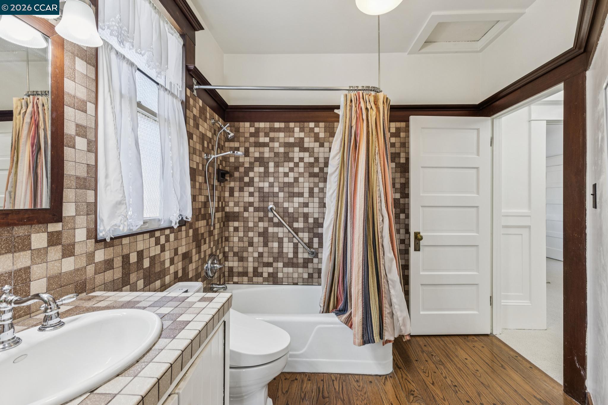 Detail Gallery Image 45 of 60 For 1324 Grove St, Alameda,  CA 94501 - 4 Beds | 2 Baths