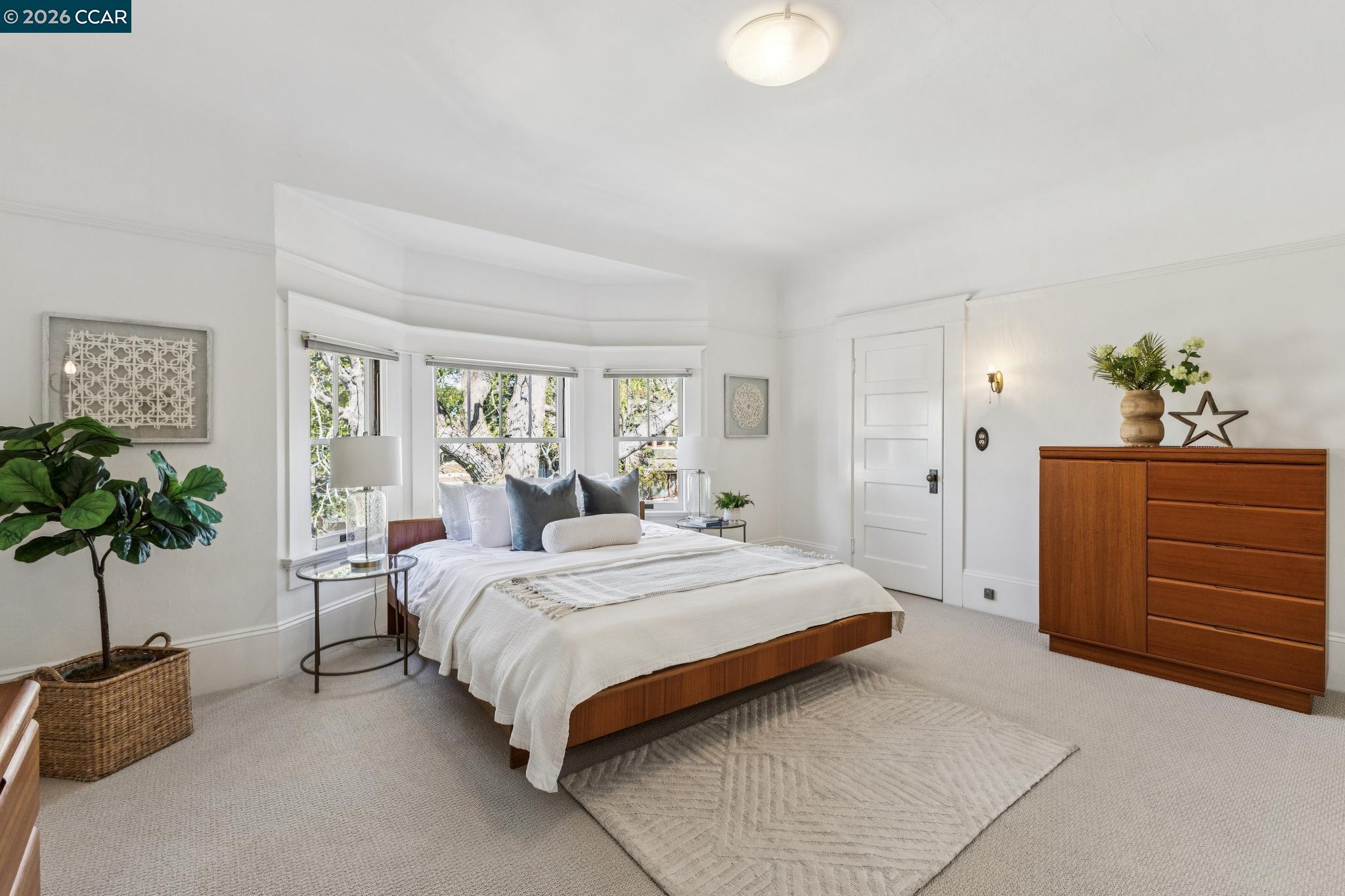 Detail Gallery Image 48 of 60 For 1324 Grove St, Alameda,  CA 94501 - 4 Beds | 2 Baths