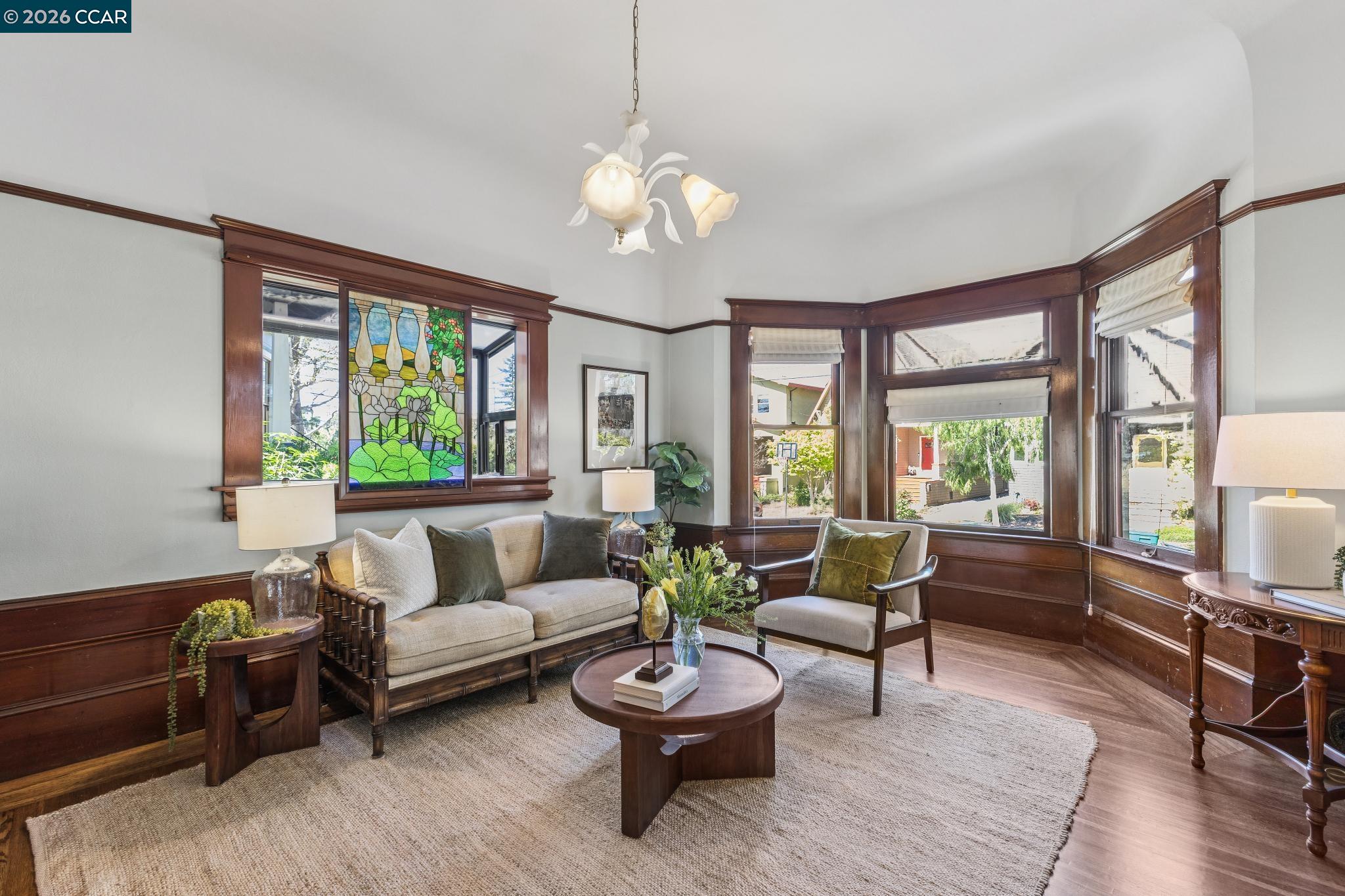 Detail Gallery Image 10 of 60 For 1324 Grove St, Alameda,  CA 94501 - 4 Beds | 2 Baths