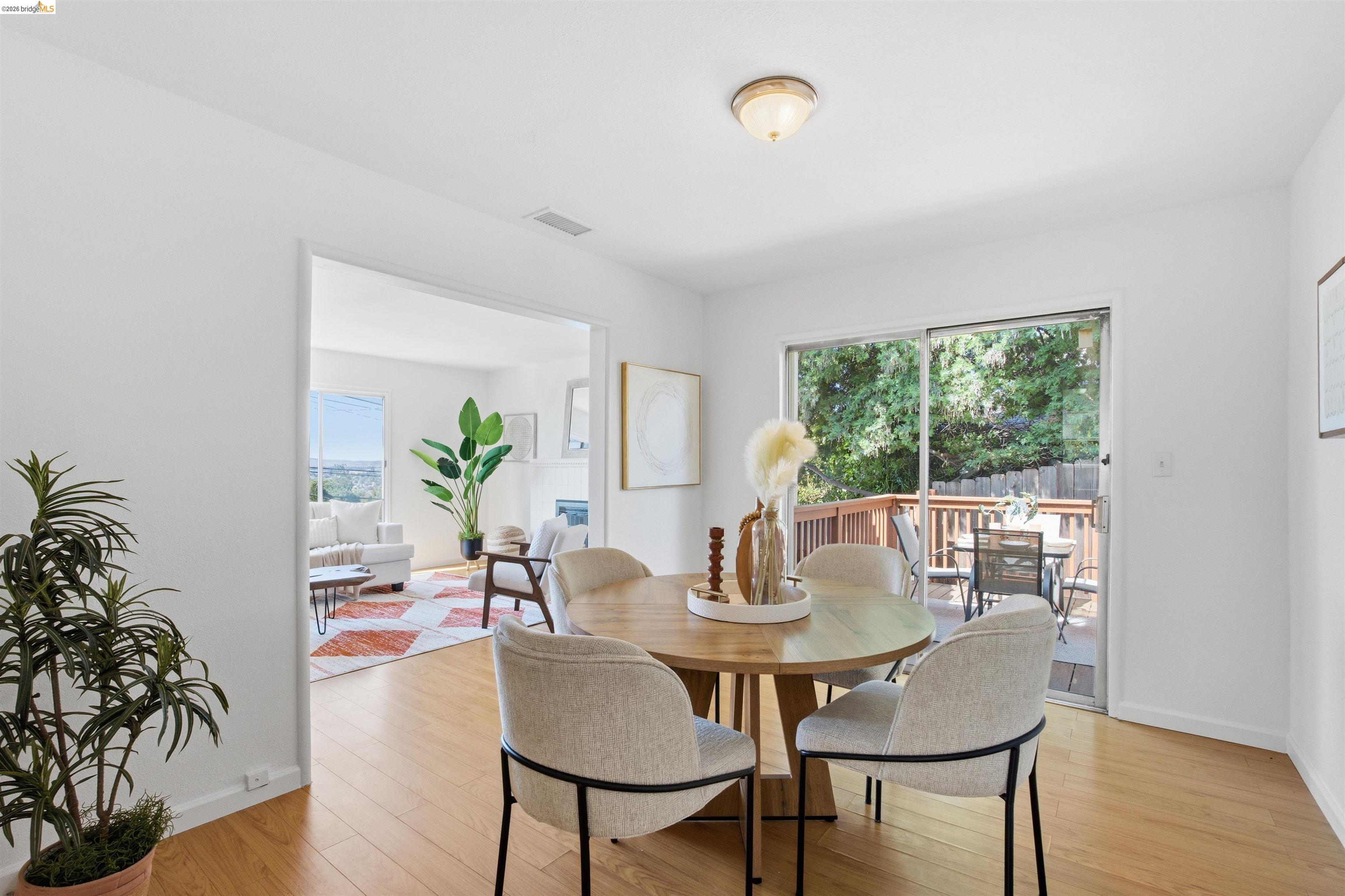 Detail Gallery Image 10 of 37 For 6914 Outlook Ave, Oakland,  CA 94605 - 2 Beds | 1 Baths