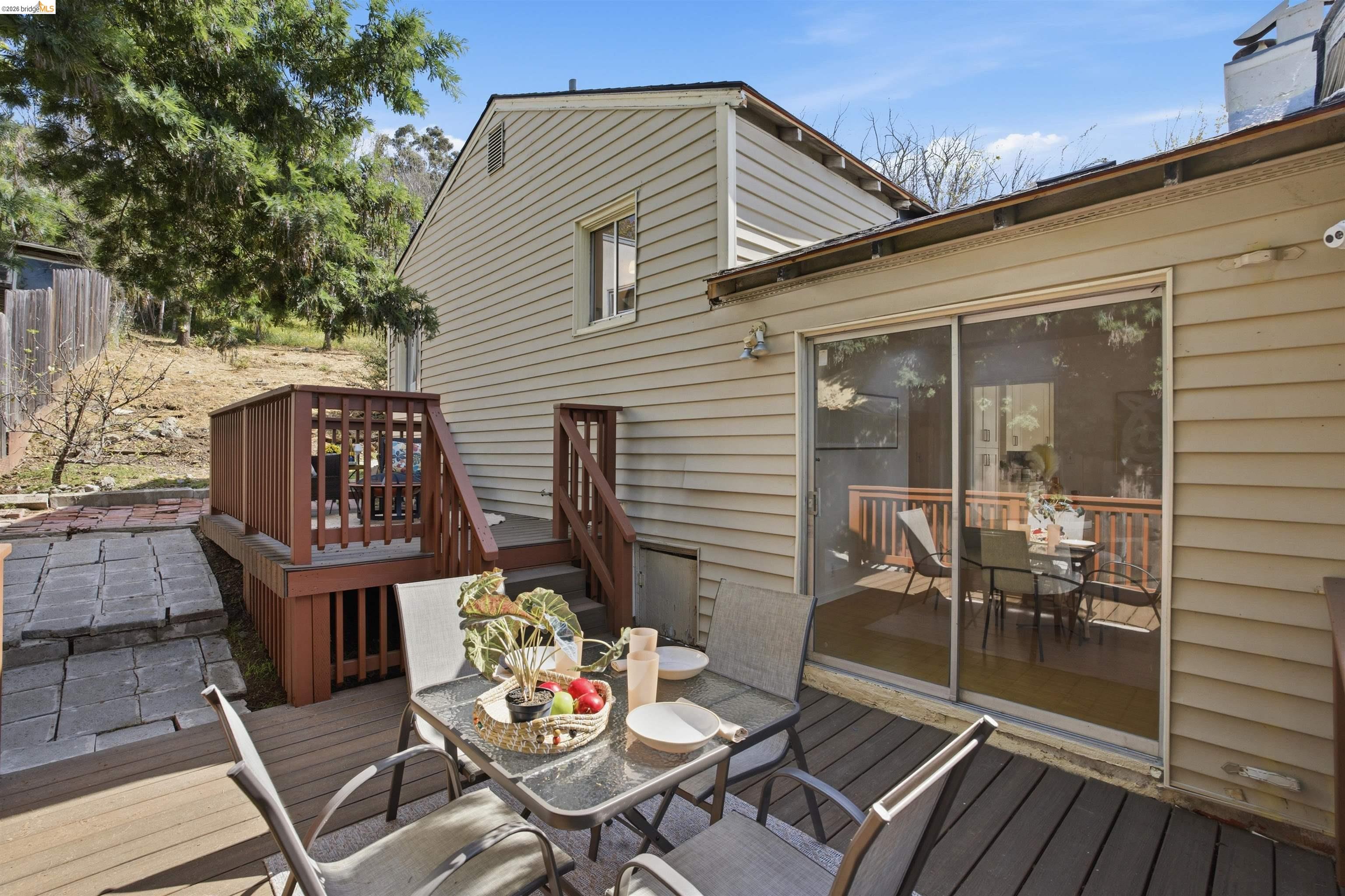 Detail Gallery Image 21 of 37 For 6914 Outlook Ave, Oakland,  CA 94605 - 2 Beds | 1 Baths