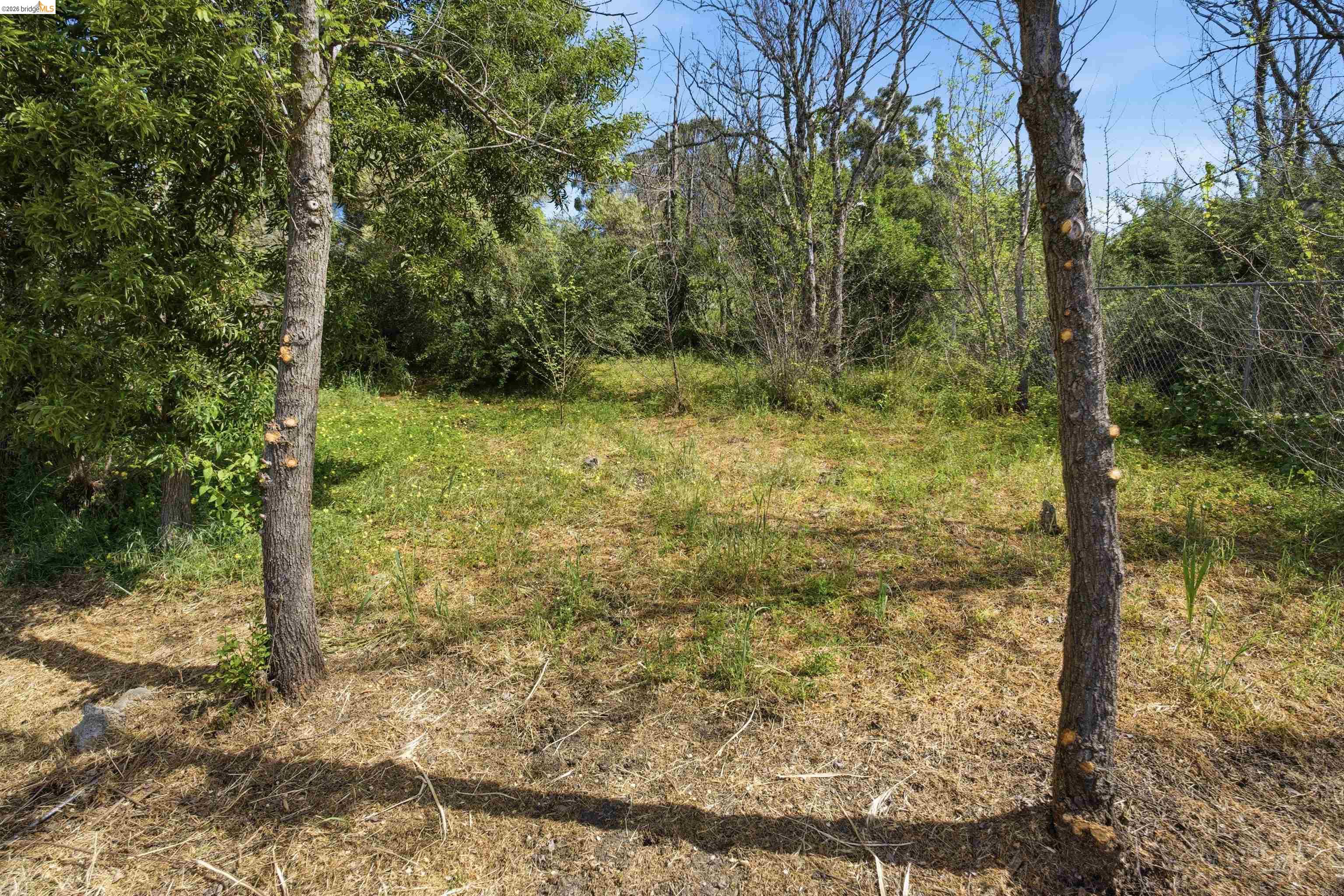 Detail Gallery Image 28 of 37 For 6914 Outlook Ave, Oakland,  CA 94605 - 2 Beds | 1 Baths