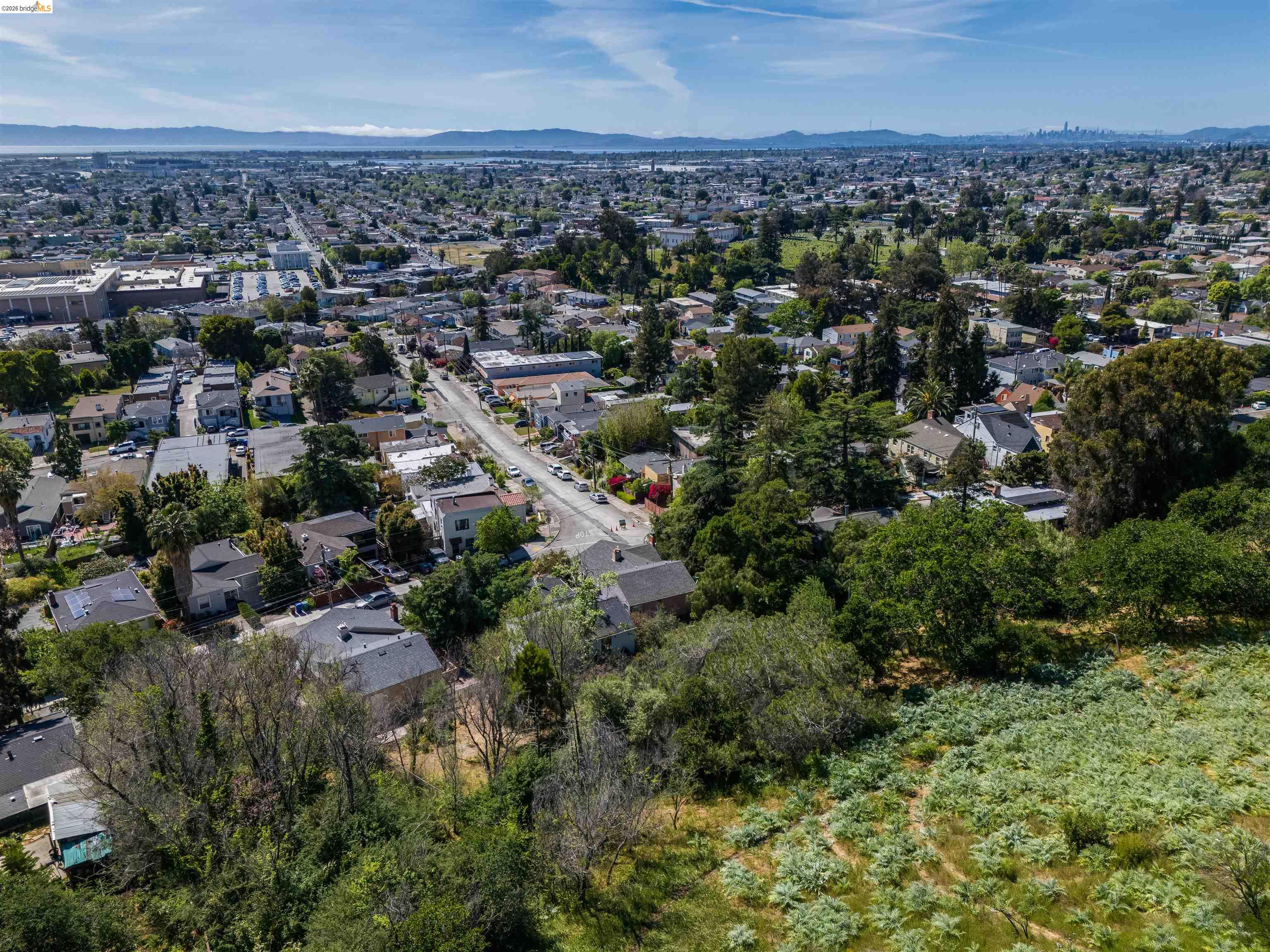 Detail Gallery Image 32 of 37 For 6914 Outlook Ave, Oakland,  CA 94605 - 2 Beds | 1 Baths