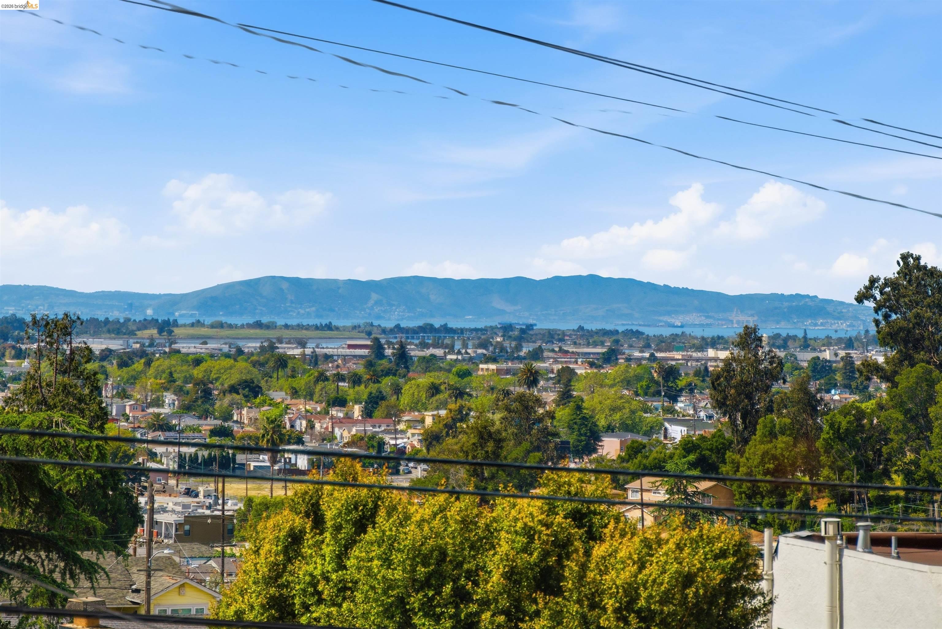 Detail Gallery Image 33 of 37 For 6914 Outlook Ave, Oakland,  CA 94605 - 2 Beds | 1 Baths