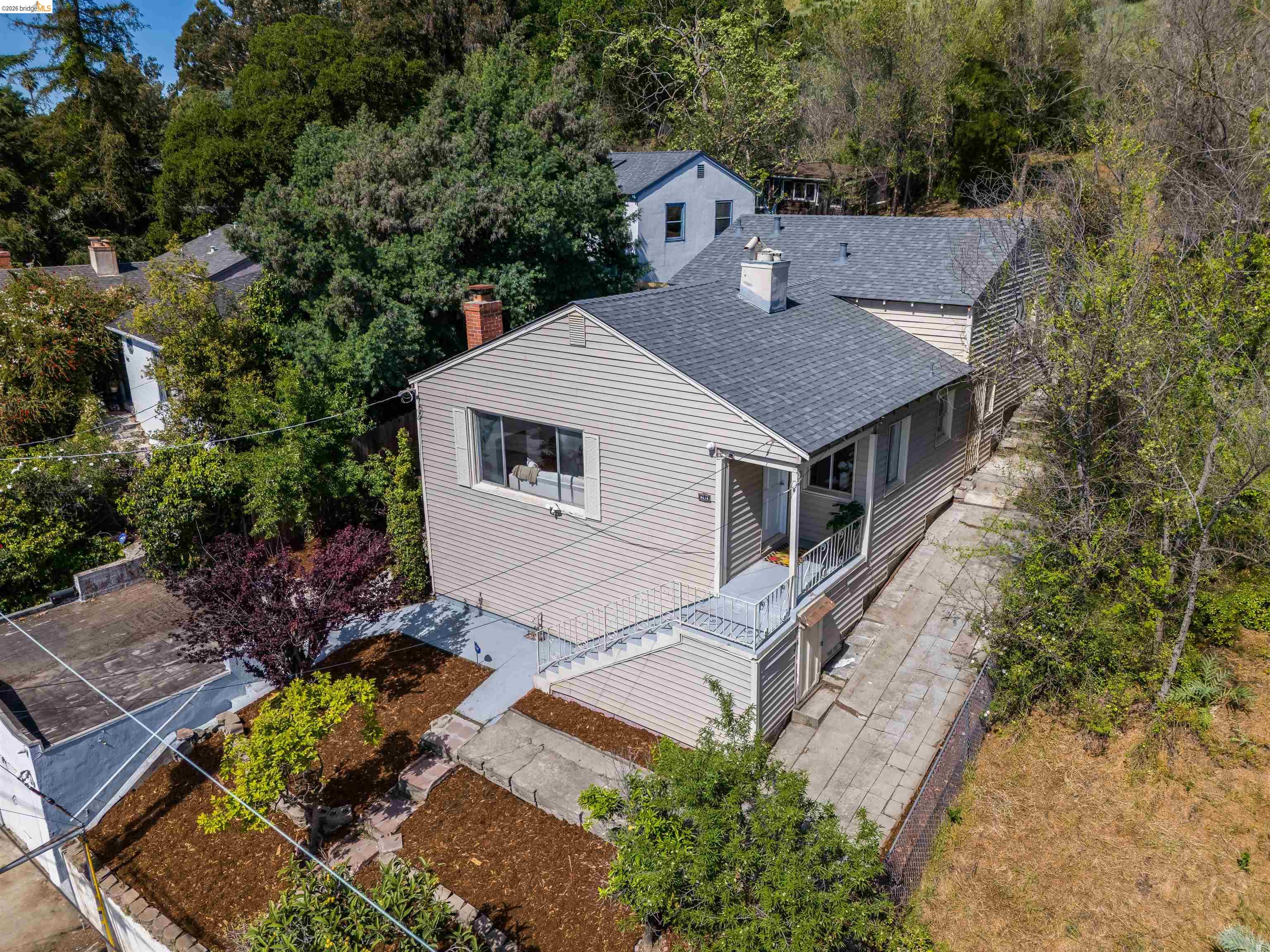 Detail Gallery Image 36 of 37 For 6914 Outlook Ave, Oakland,  CA 94605 - 2 Beds | 1 Baths