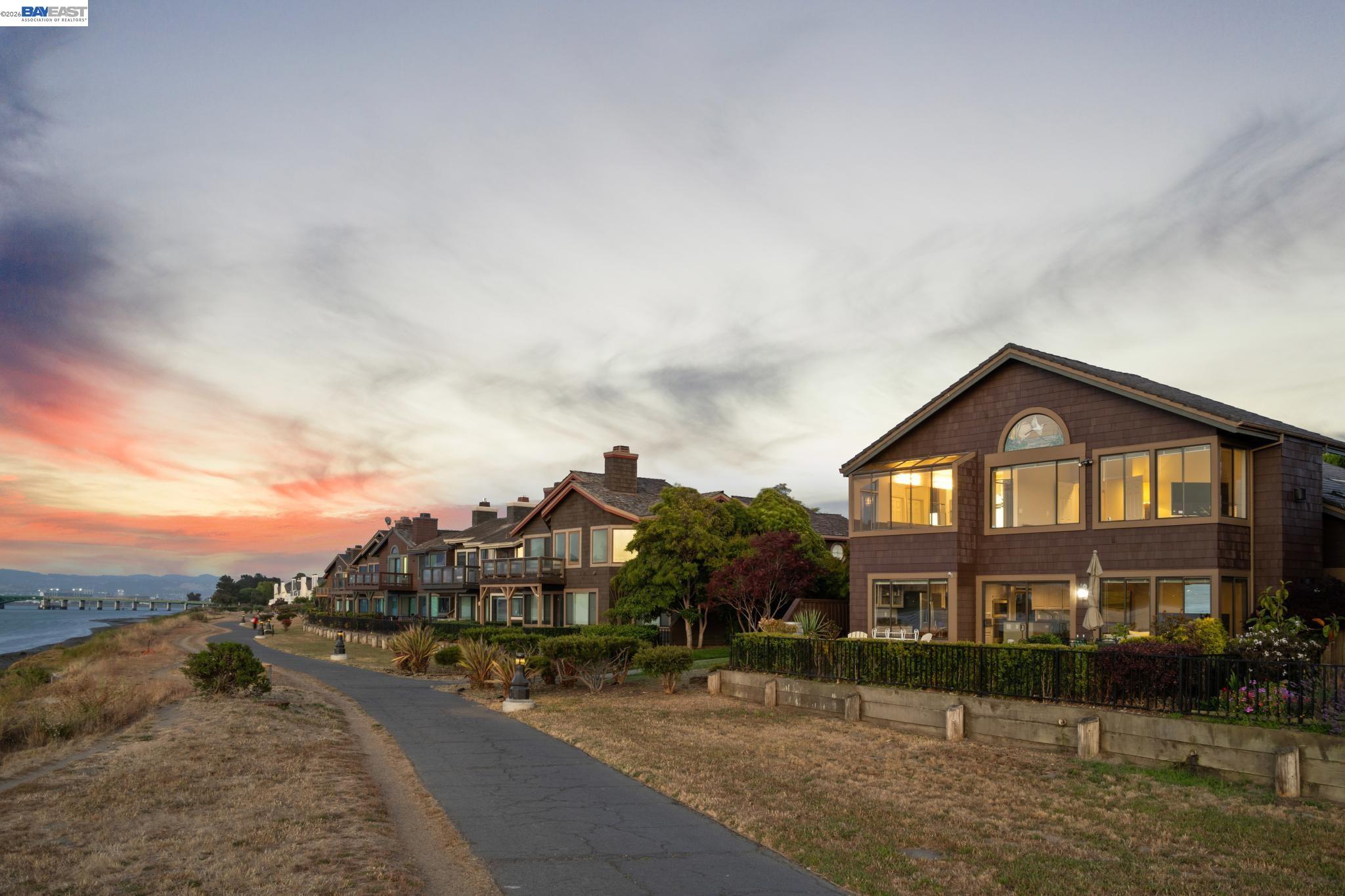 Detail Gallery Image 11 of 60 For 2857 Sea View Pkwy, Alameda,  CA 94502 - 4 Beds | 3 Baths