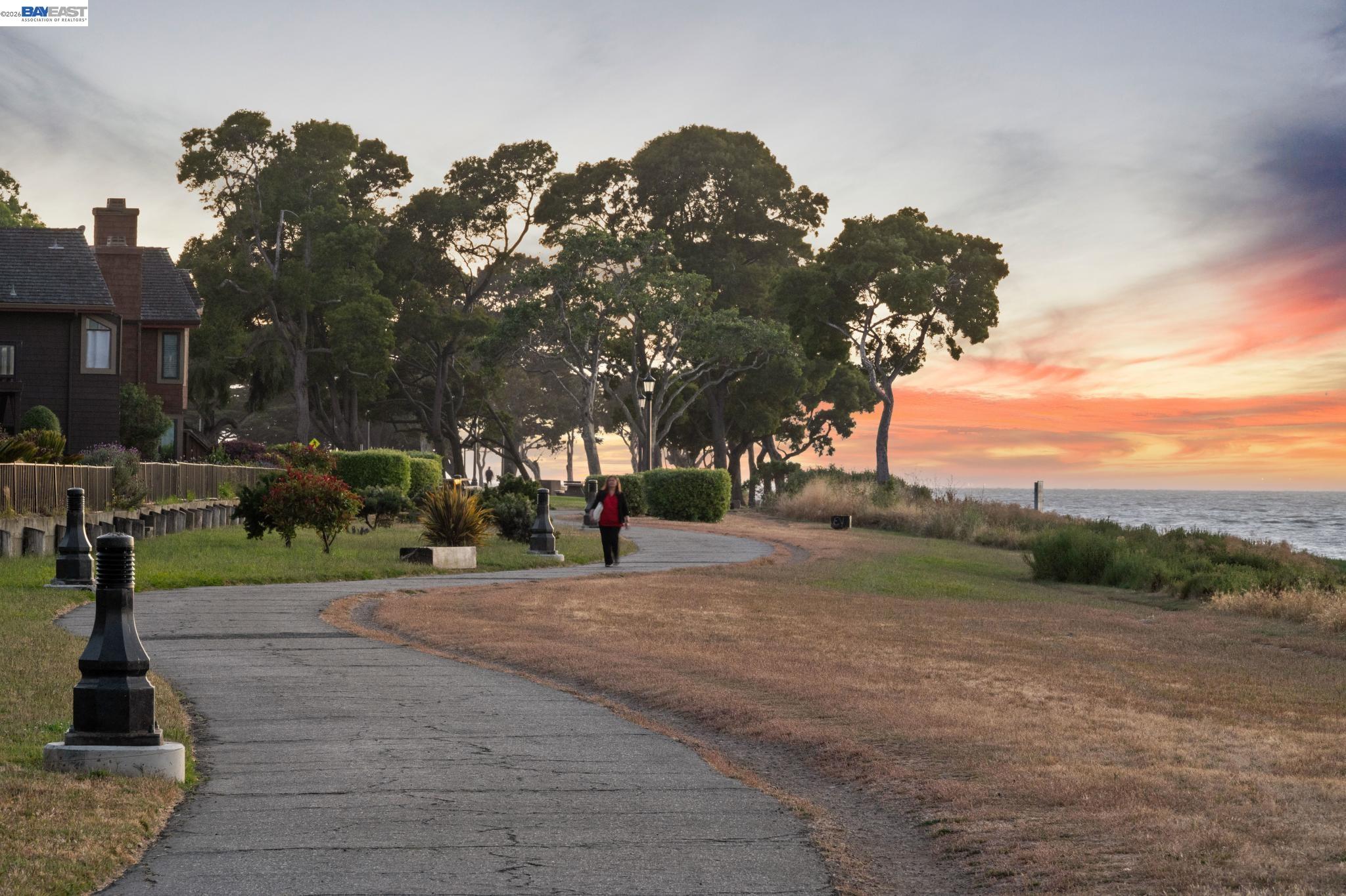 Detail Gallery Image 12 of 60 For 2857 Sea View Pkwy, Alameda,  CA 94502 - 4 Beds | 3 Baths