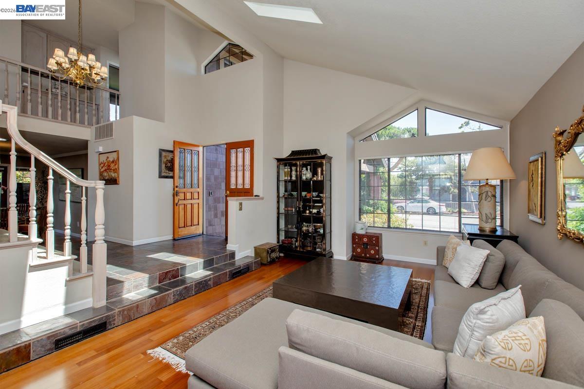 Detail Gallery Image 15 of 60 For 2857 Sea View Pkwy, Alameda,  CA 94502 - 4 Beds | 3 Baths