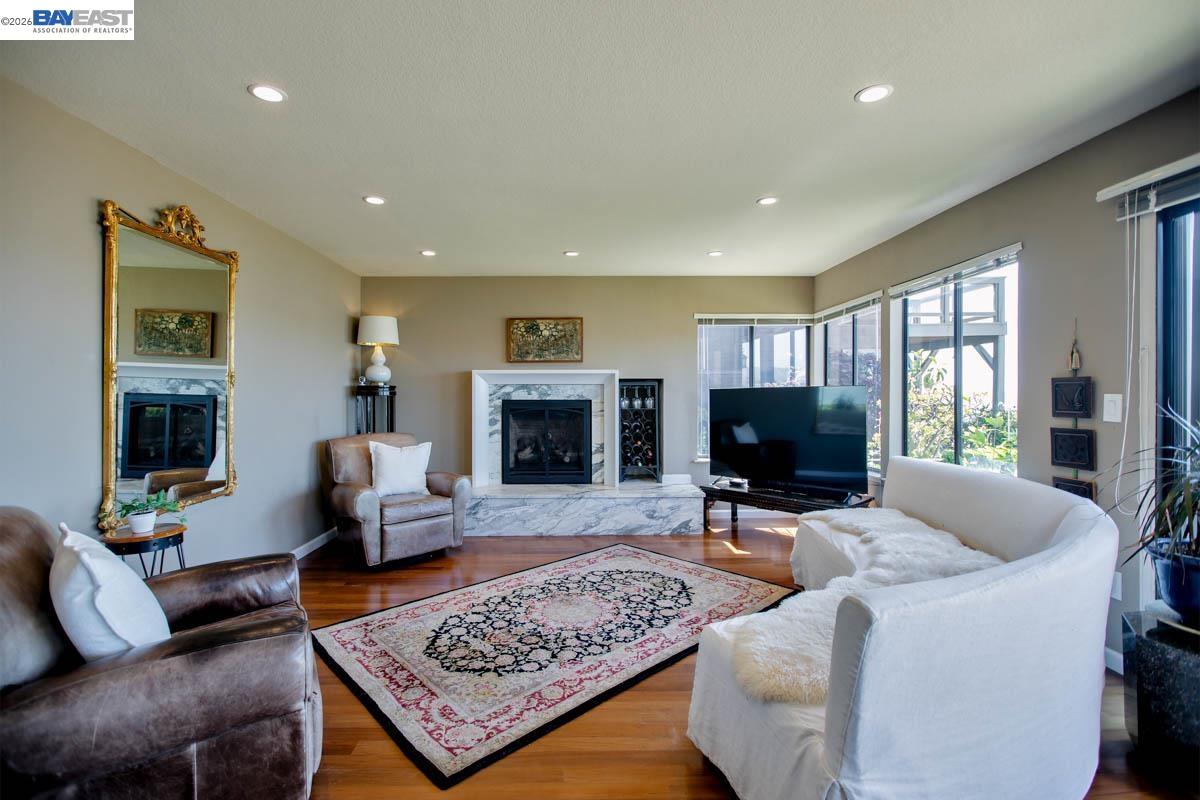 Detail Gallery Image 33 of 60 For 2857 Sea View Pkwy, Alameda,  CA 94502 - 4 Beds | 3 Baths