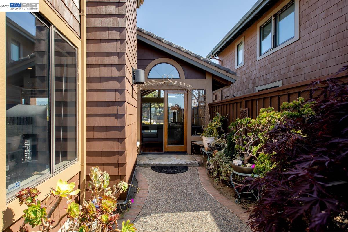 Detail Gallery Image 48 of 60 For 2857 Sea View Pkwy, Alameda,  CA 94502 - 4 Beds | 3 Baths