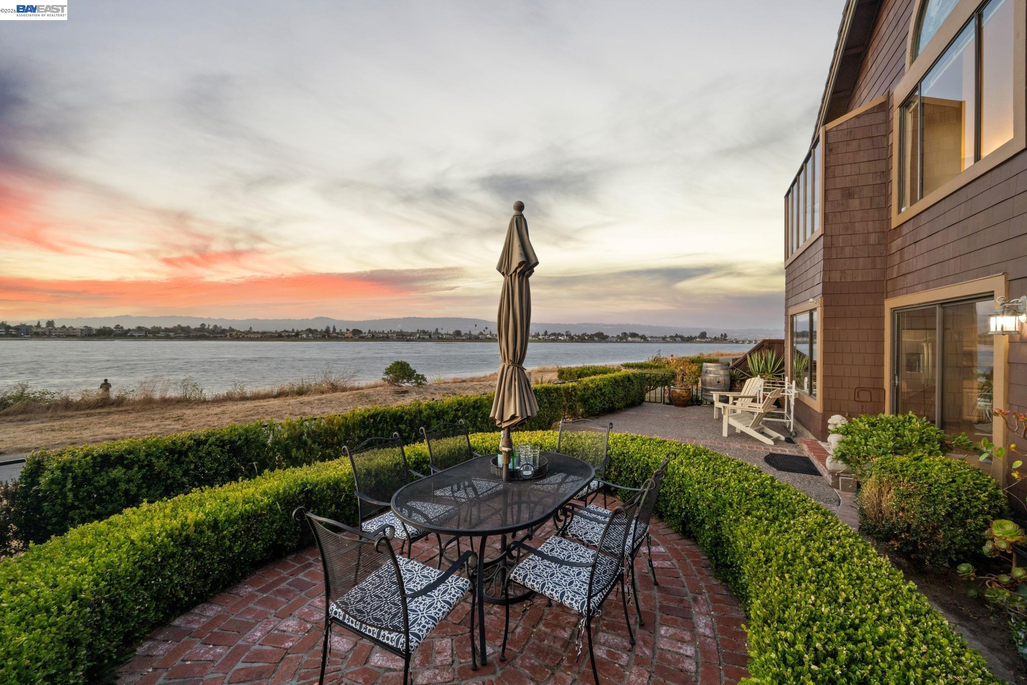 Detail Gallery Image 6 of 60 For 2857 Sea View Pkwy, Alameda,  CA 94502 - 4 Beds | 3 Baths