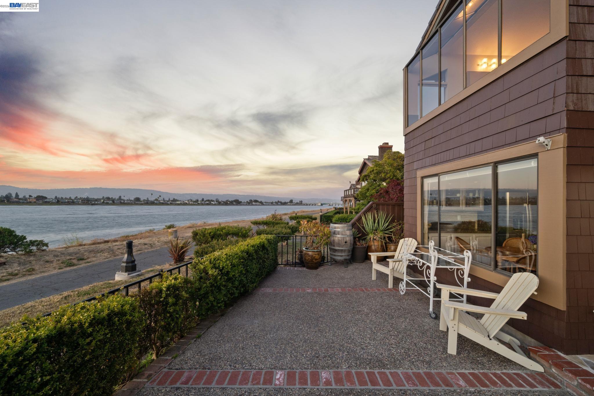 Detail Gallery Image 7 of 60 For 2857 Sea View Pkwy, Alameda,  CA 94502 - 4 Beds | 3 Baths