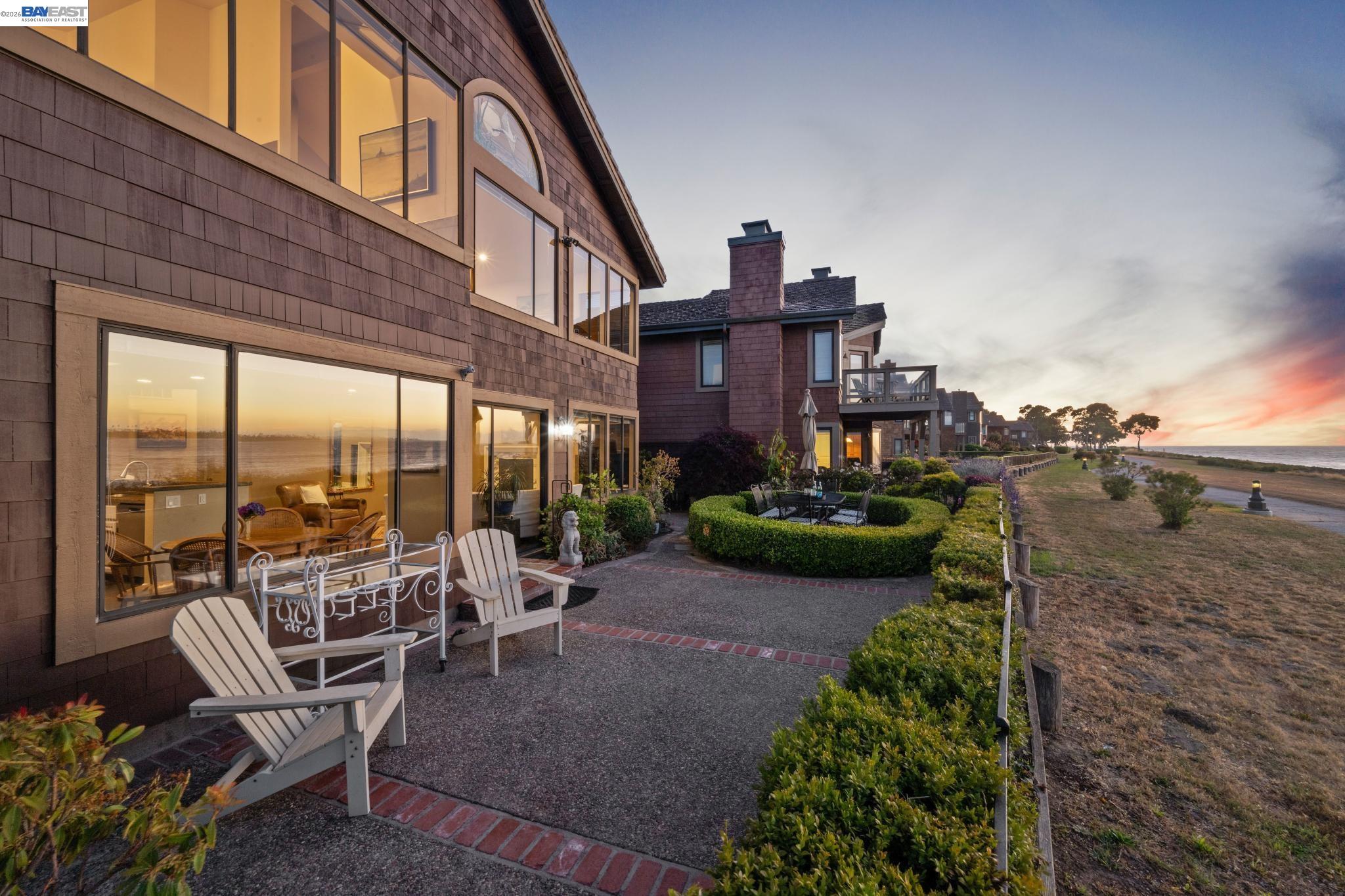 Detail Gallery Image 8 of 60 For 2857 Sea View Pkwy, Alameda,  CA 94502 - 4 Beds | 3 Baths