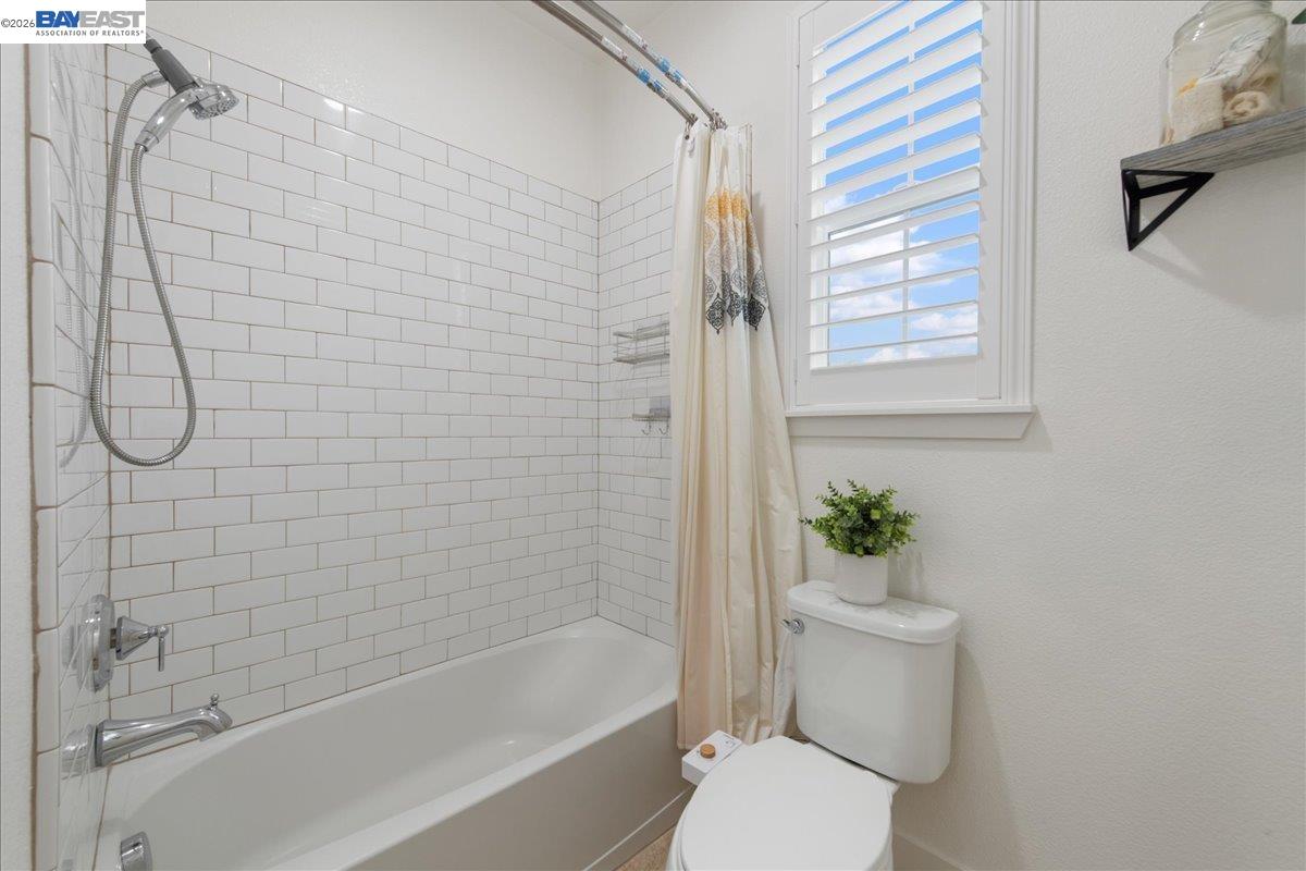 Detail Gallery Image 16 of 38 For 4026 Chalk Hill Way, Dublin,  CA 94568 - 3 Beds | 2/1 Baths