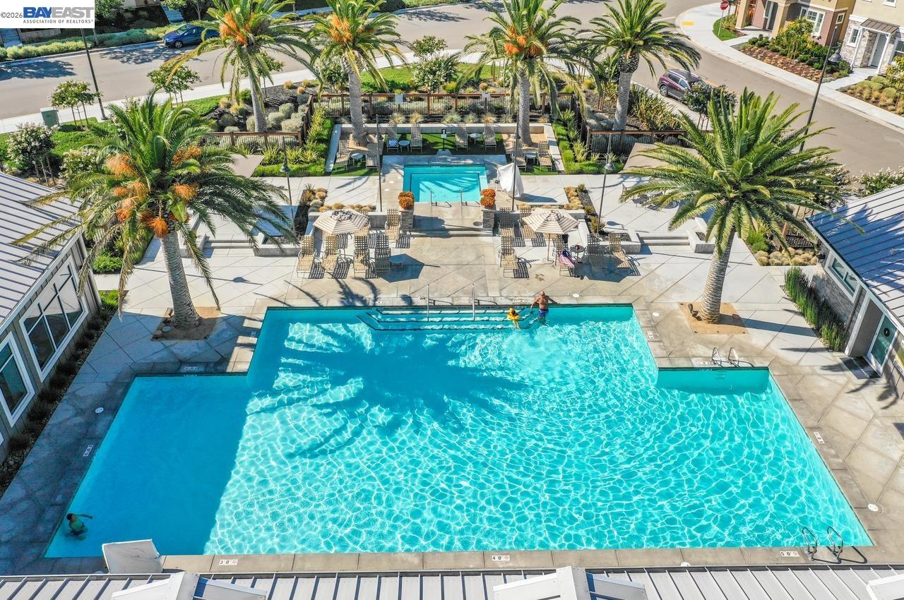 Detail Gallery Image 28 of 38 For 4026 Chalk Hill Way, Dublin,  CA 94568 - 3 Beds | 2/1 Baths