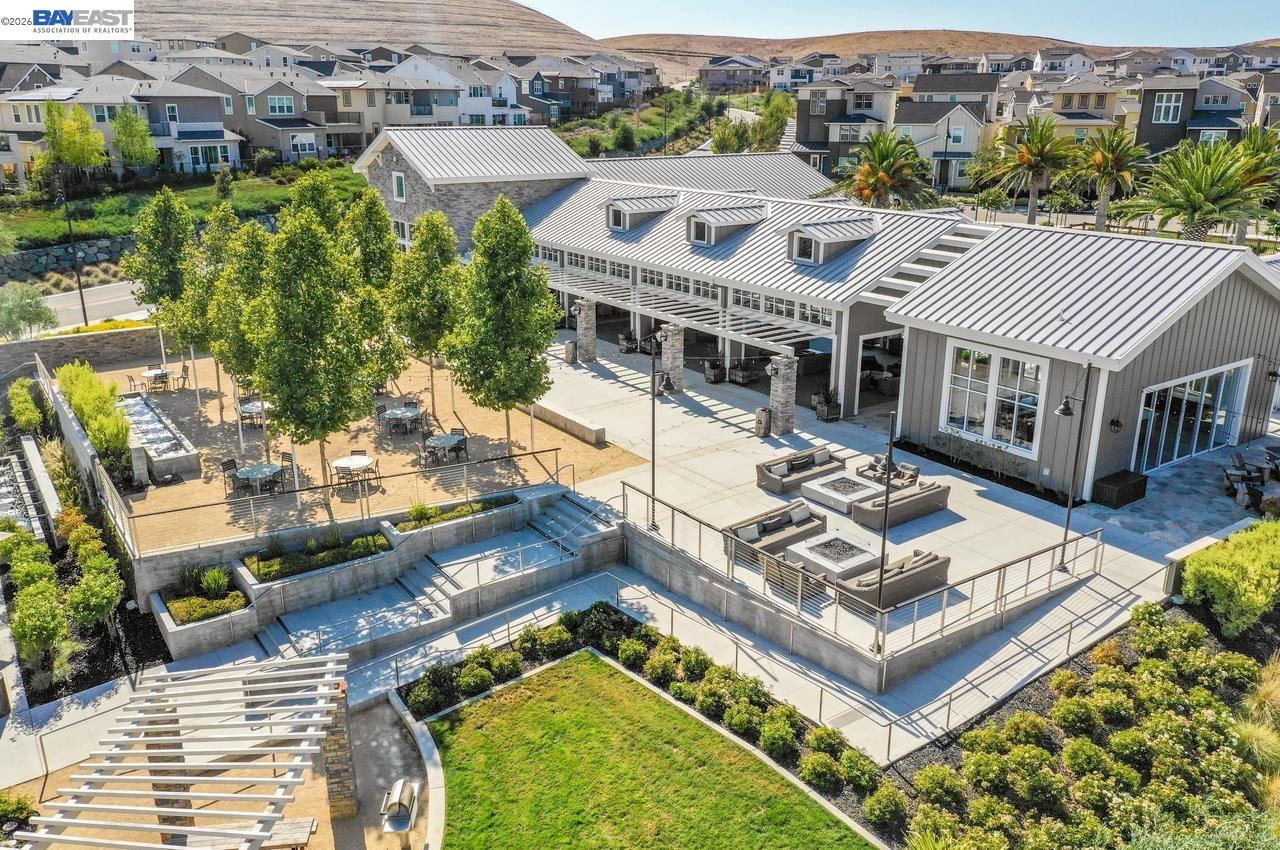 Detail Gallery Image 35 of 38 For 4026 Chalk Hill Way, Dublin,  CA 94568 - 3 Beds | 2/1 Baths