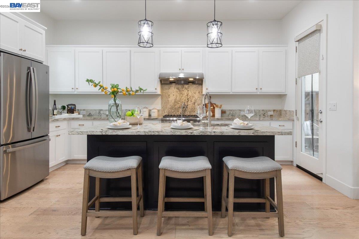 Detail Gallery Image 5 of 38 For 4026 Chalk Hill Way, Dublin,  CA 94568 - 3 Beds | 2/1 Baths