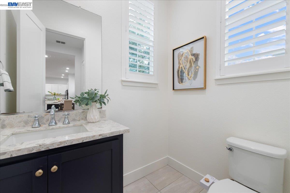 Detail Gallery Image 10 of 38 For 4026 Chalk Hill Way, Dublin,  CA 94568 - 3 Beds | 2/1 Baths