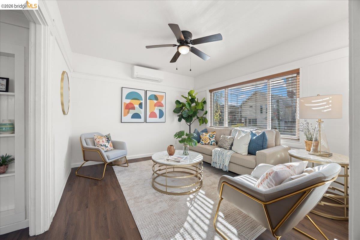 Detail Gallery Image 2 of 39 For 3608 Adeline St, Emeryville,  CA 94608 - 2 Beds | 1/1 Baths