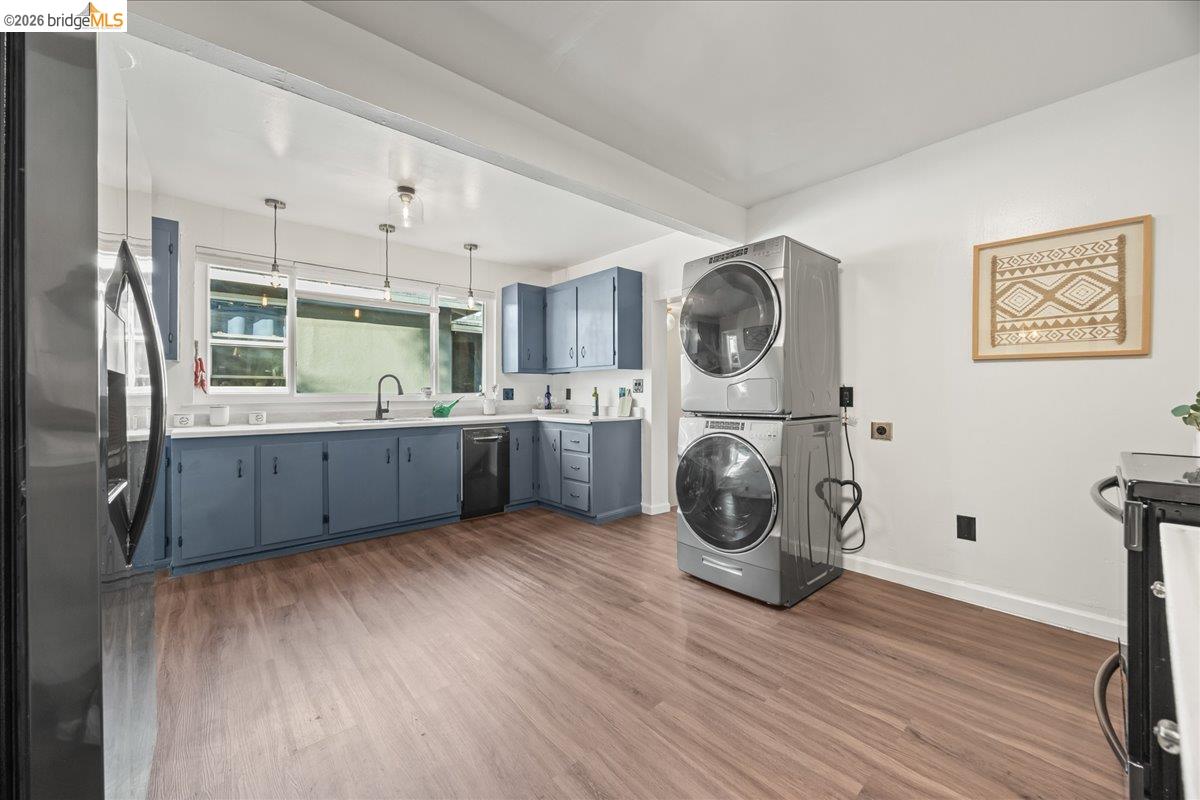 Detail Gallery Image 15 of 39 For 3608 Adeline St, Emeryville,  CA 94608 - 2 Beds | 1/1 Baths