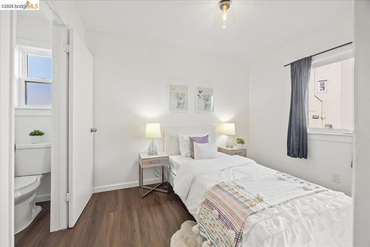 Detail Gallery Image 22 of 39 For 3608 Adeline St, Emeryville,  CA 94608 - 2 Beds | 1/1 Baths