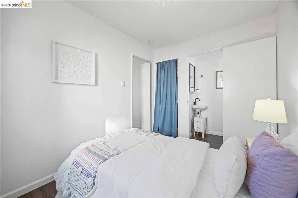 Detail Gallery Image 23 of 39 For 3608 Adeline St, Emeryville,  CA 94608 - 2 Beds | 1/1 Baths