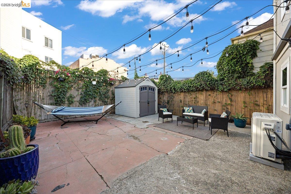 Detail Gallery Image 26 of 39 For 3608 Adeline St, Emeryville,  CA 94608 - 2 Beds | 1/1 Baths