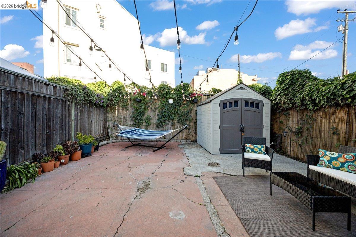 Detail Gallery Image 29 of 39 For 3608 Adeline St, Emeryville,  CA 94608 - 2 Beds | 1/1 Baths