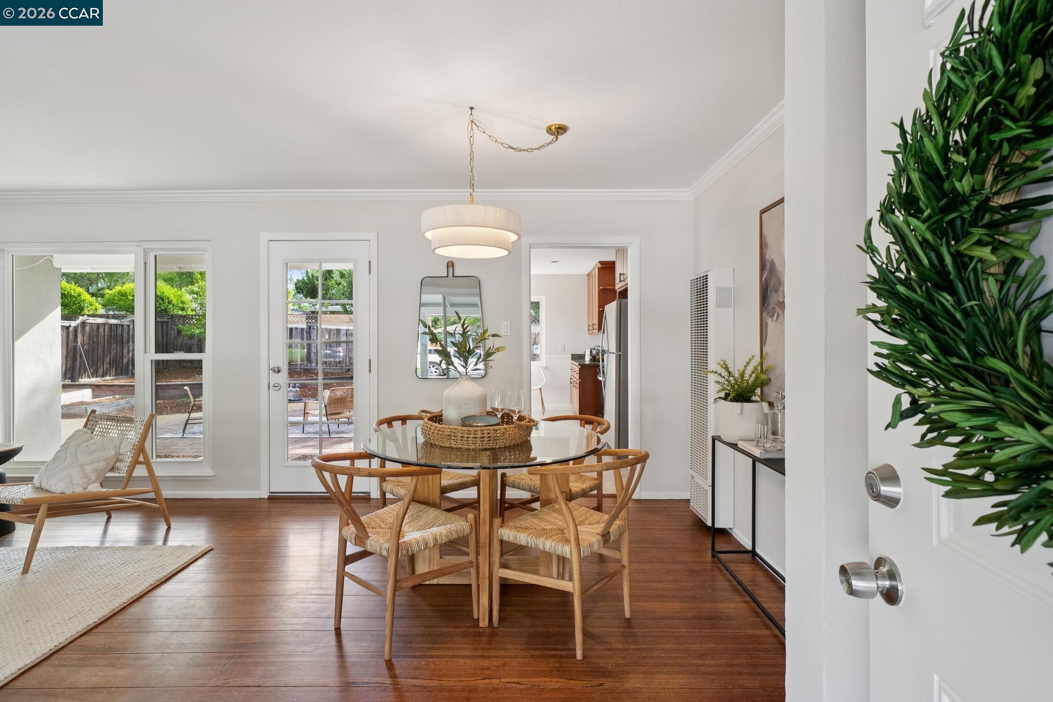 Detail Gallery Image 5 of 36 For 2137 Holbrook Drive, Concord,  CA 94519 - 3 Beds | 2 Baths