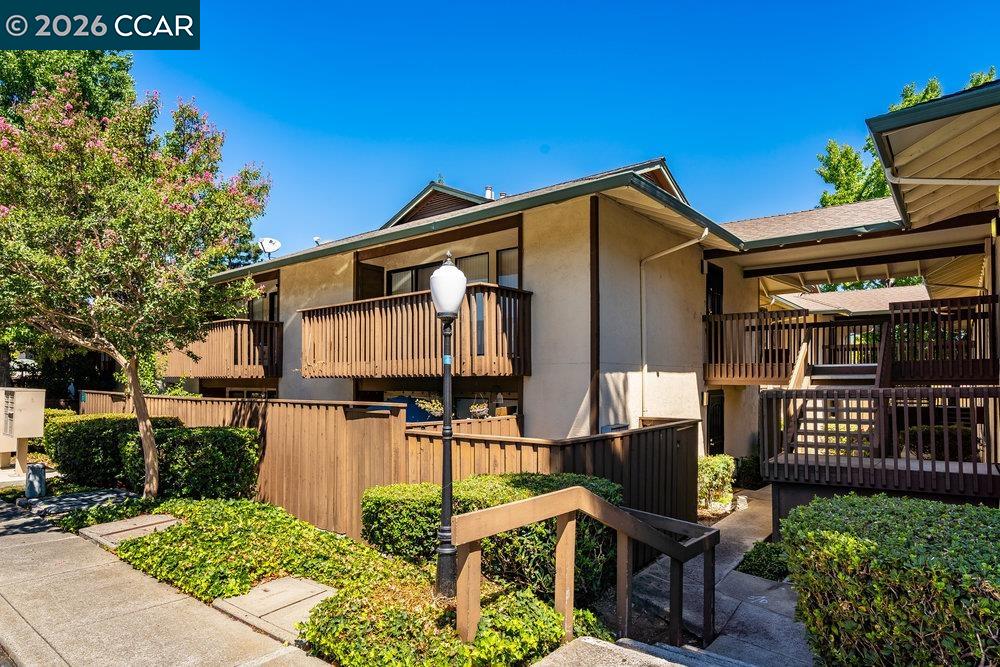 Front Image Thumbnail for CC41128666