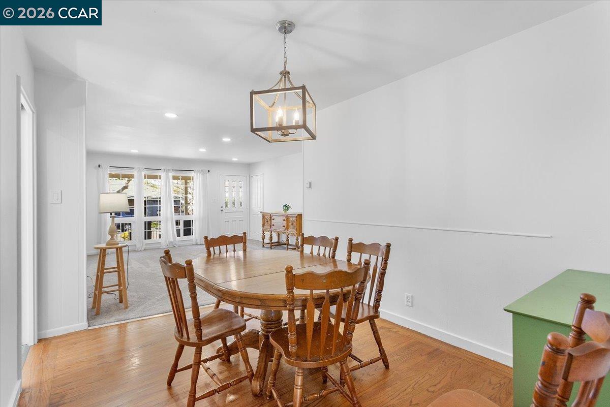 Detail Gallery Image 5 of 25 For 17339 via San Ardo, San Lorenzo,  CA 94580 - 4 Beds | 2 Baths